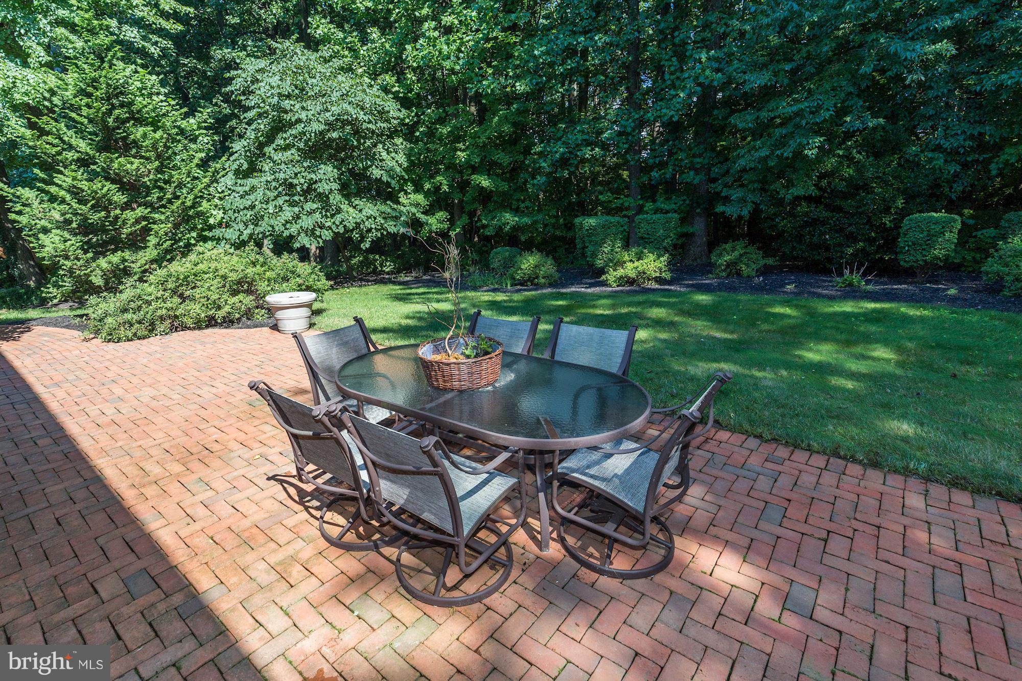 MCLEAN KNOLLS - Residential