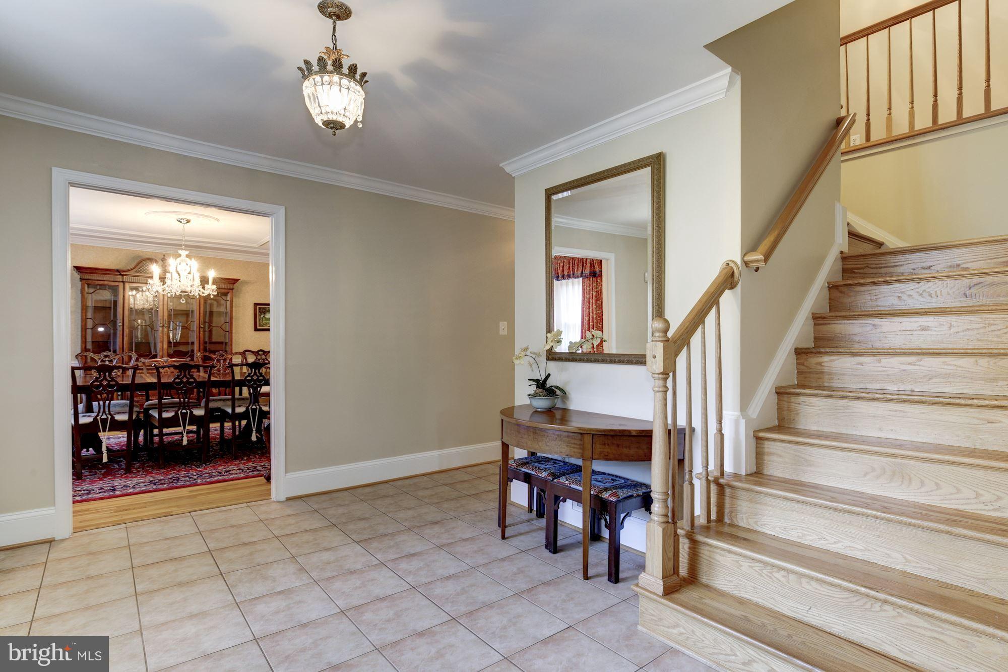 MCLEAN KNOLLS - Residential