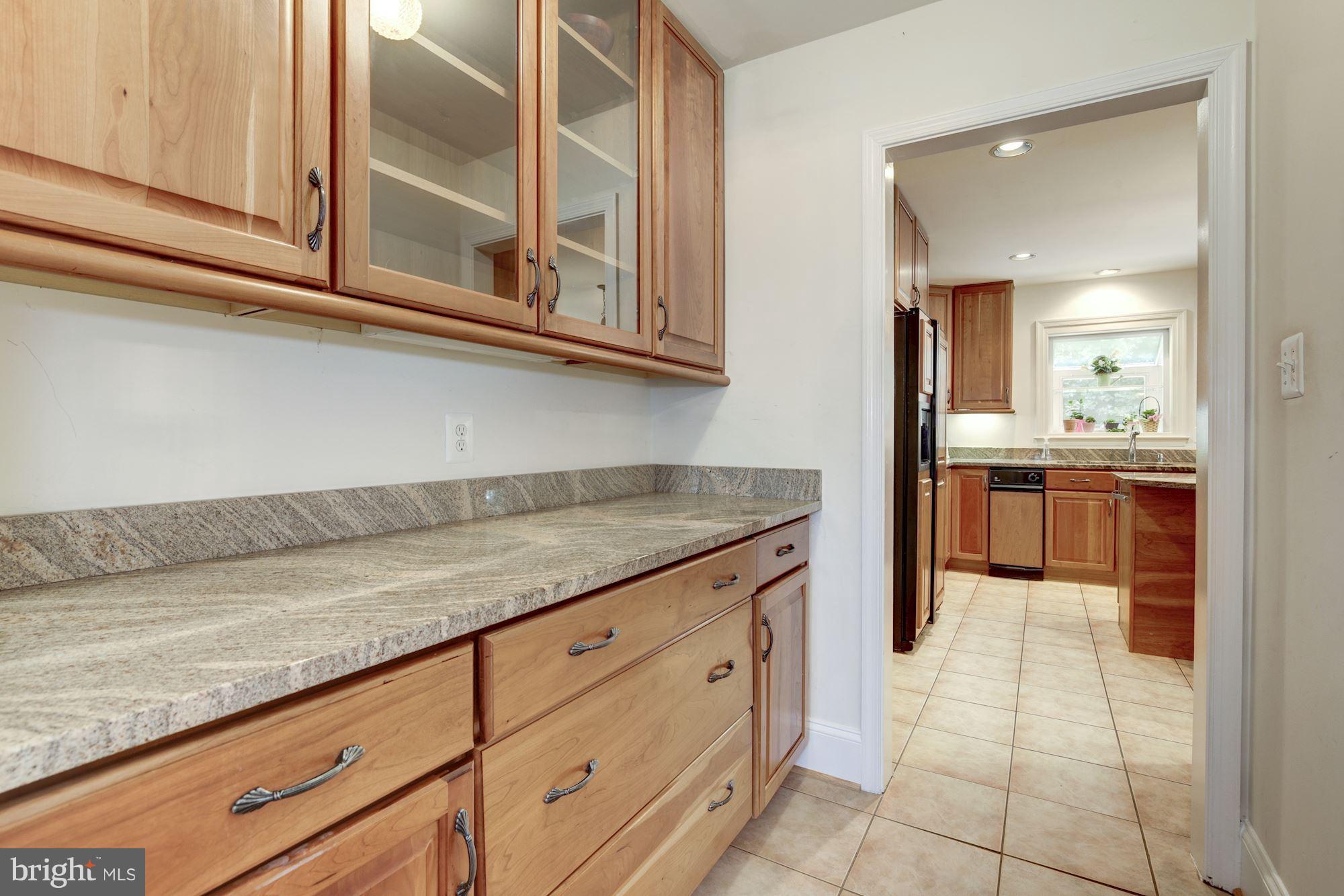 MCLEAN KNOLLS - Residential