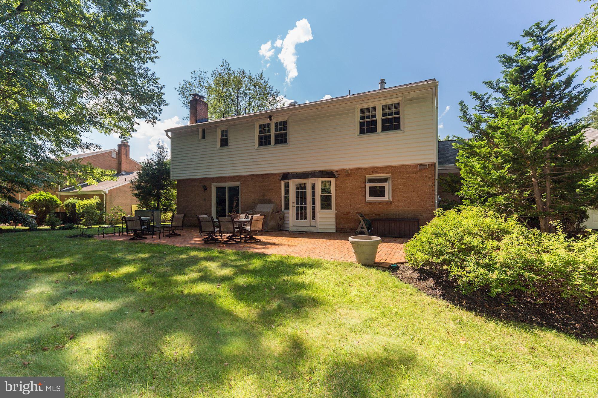 MCLEAN KNOLLS - Residential