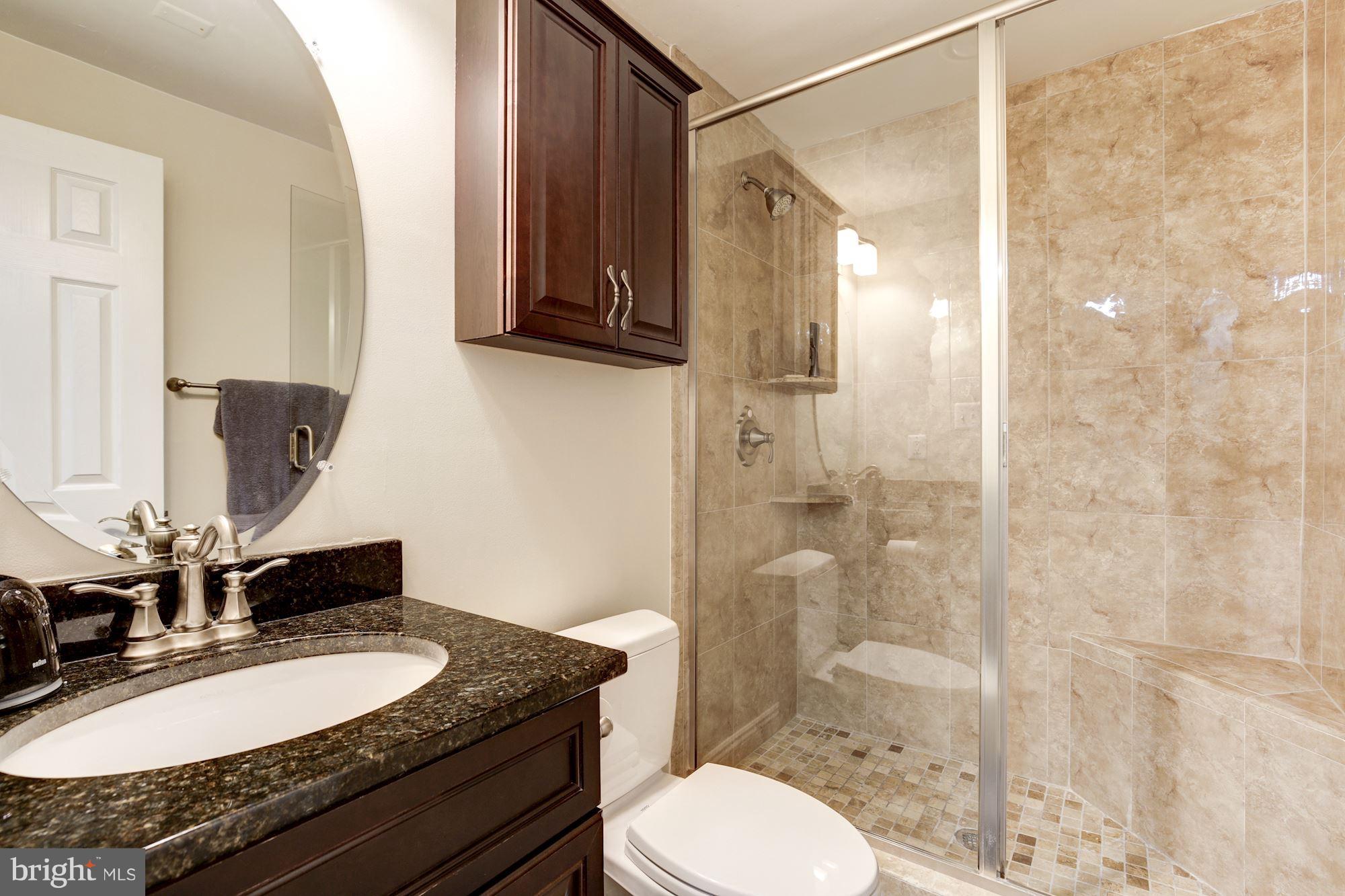 MCLEAN KNOLLS - Residential