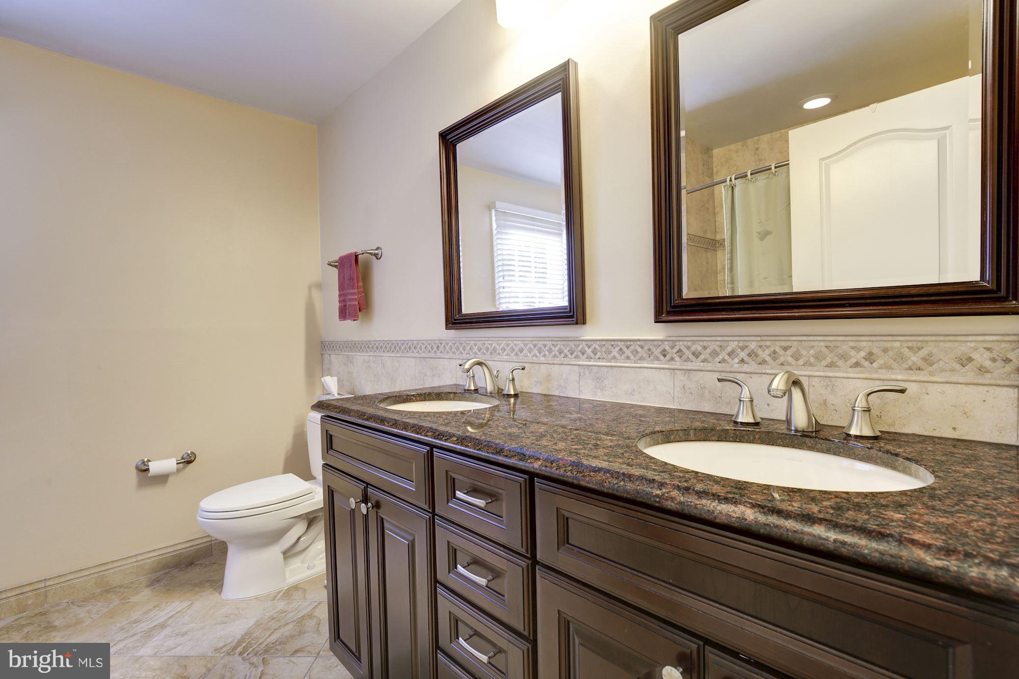 MCLEAN KNOLLS - Residential