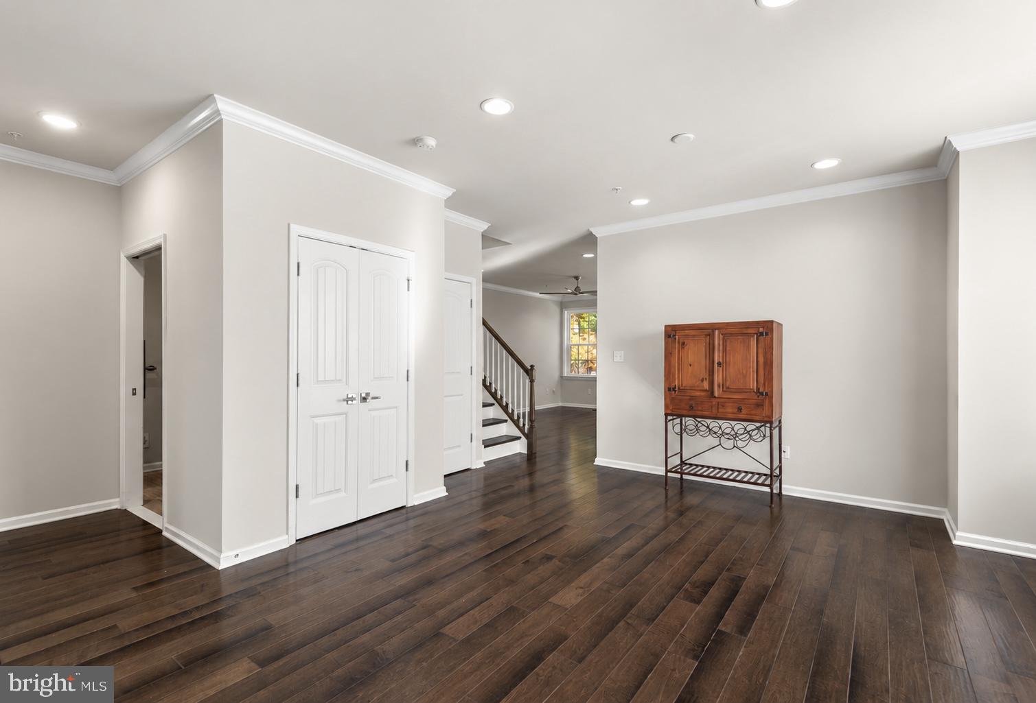 1224 ISAAC WAY