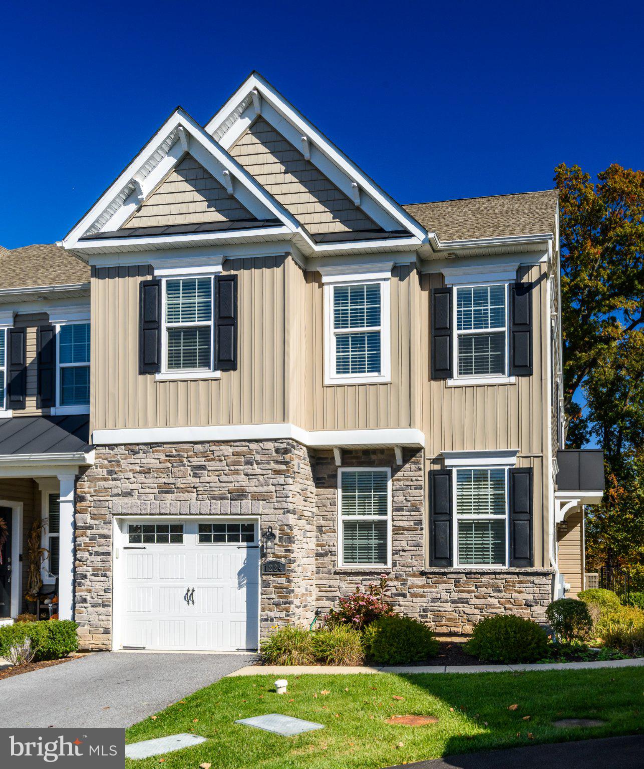 1224 ISAAC WAY