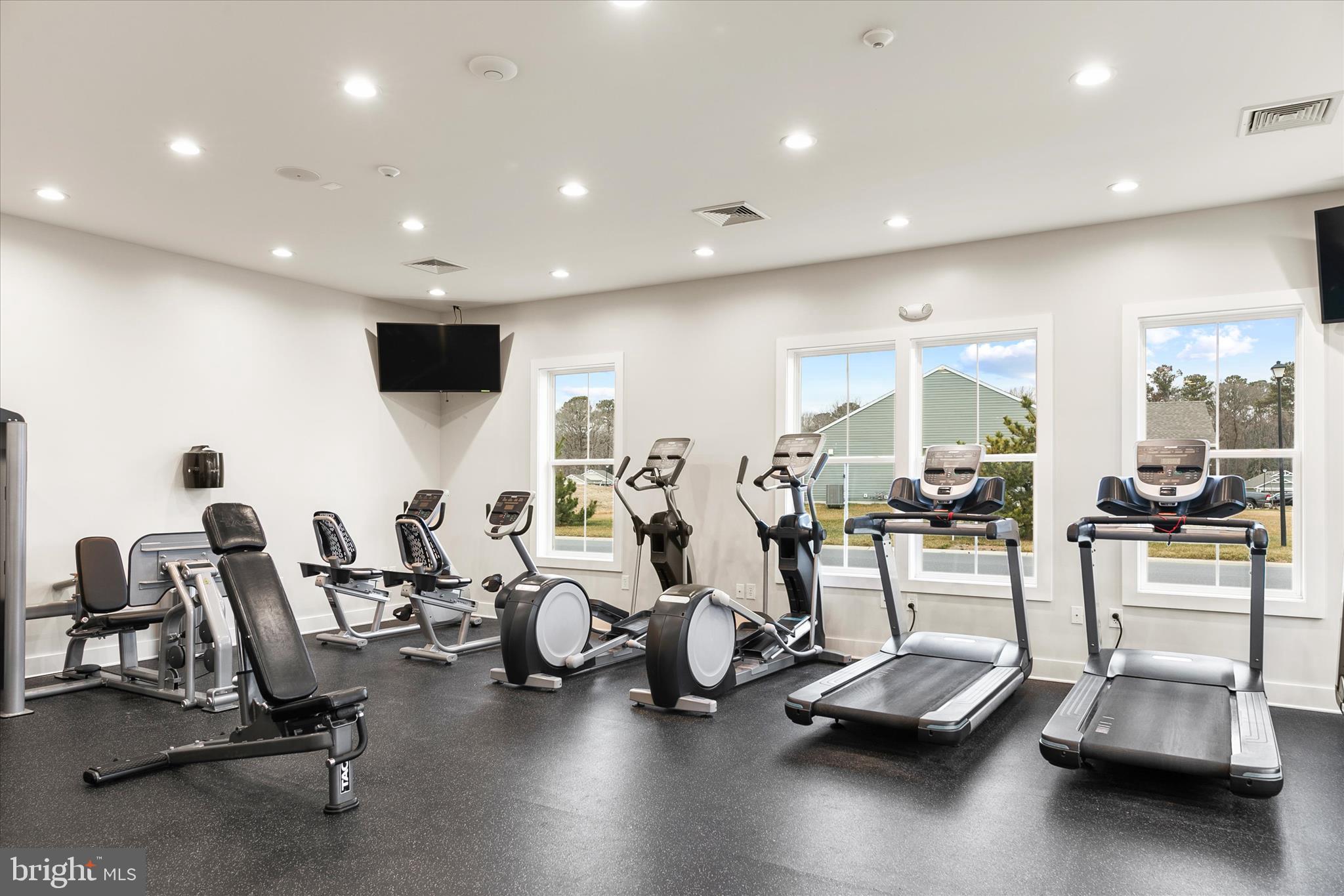 MILFORD PONDS - Residential