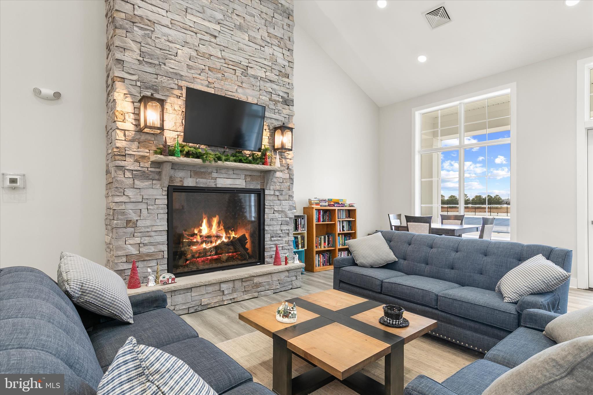 MILFORD PONDS - Residential