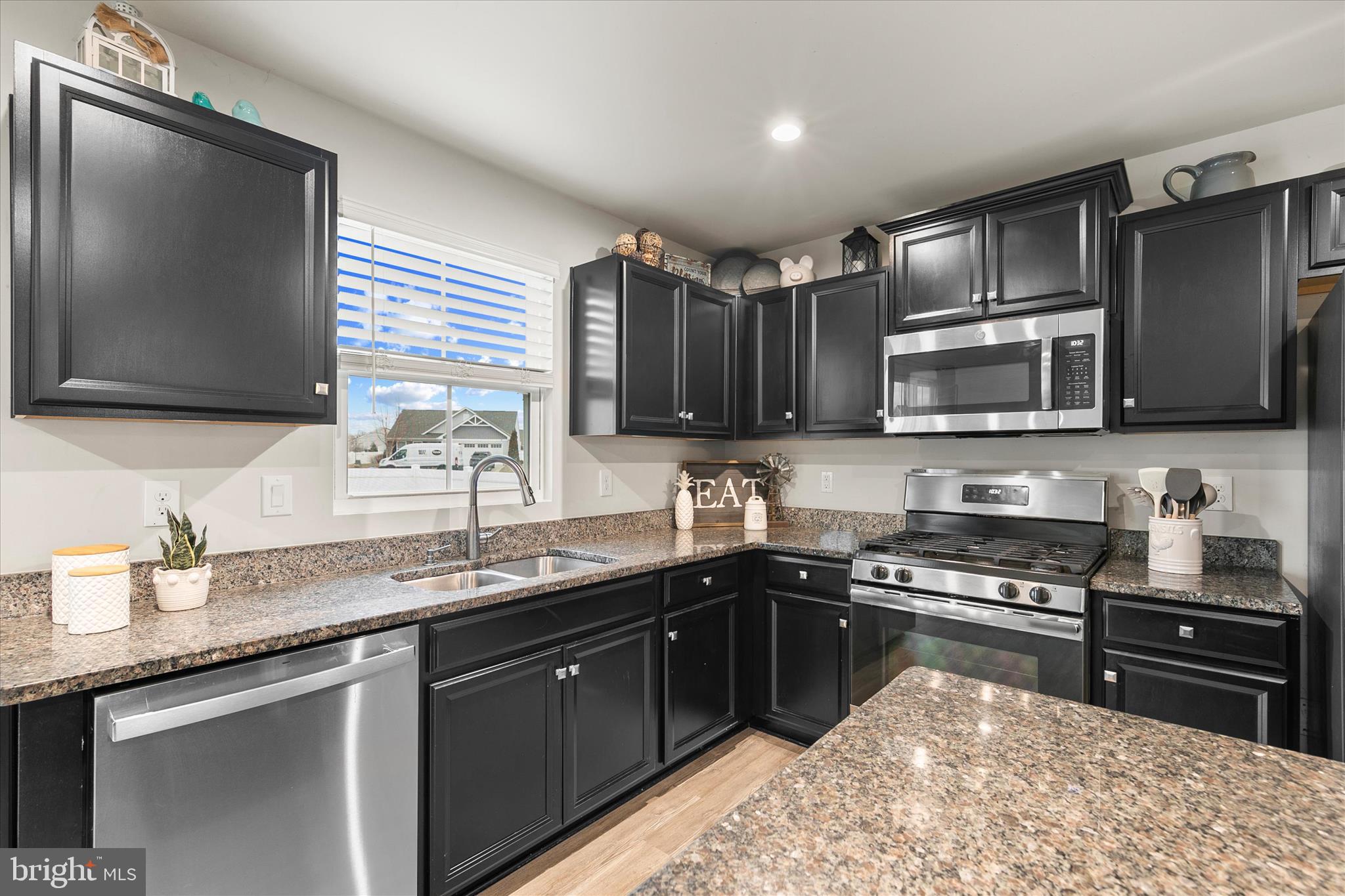 MILFORD PONDS - Residential