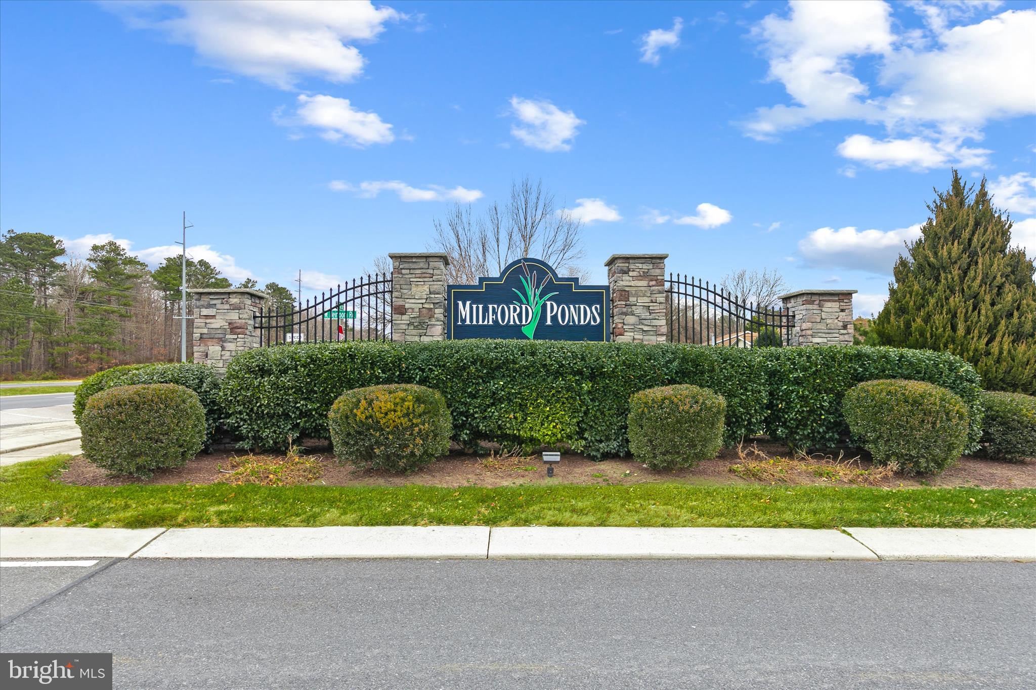 MILFORD PONDS - Residential