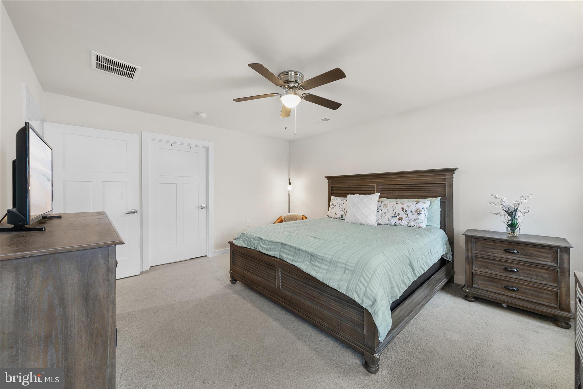 MILFORD PONDS - Residential