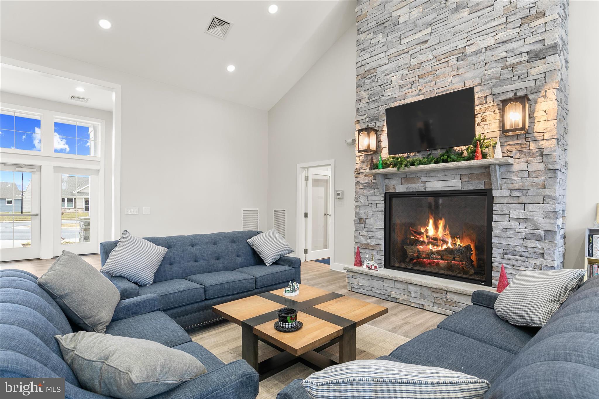 MILFORD PONDS - Residential