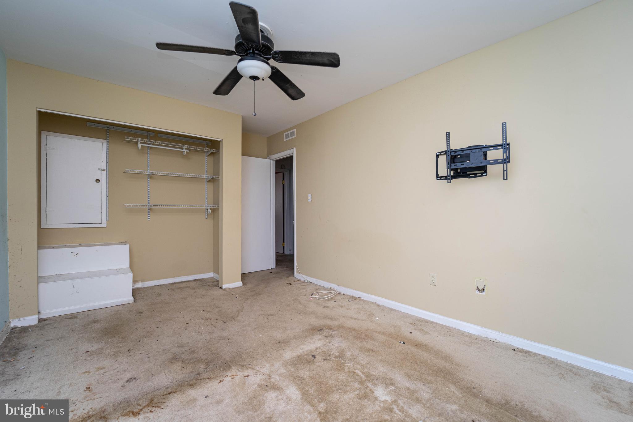 OLD TOWNE VILLAGE CONDOMINIUMS - Residential