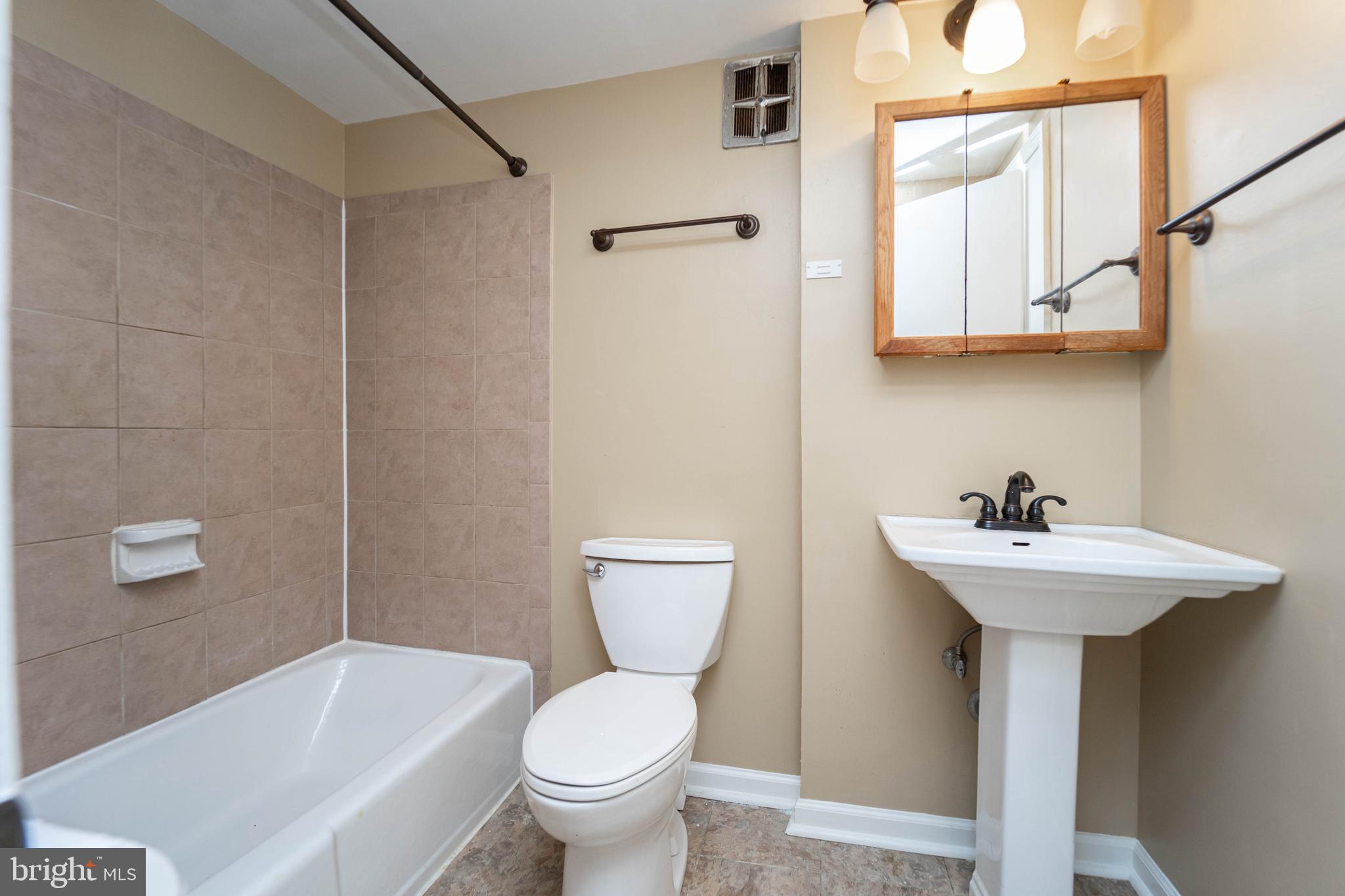 OLD TOWNE VILLAGE CONDOMINIUMS - Residential