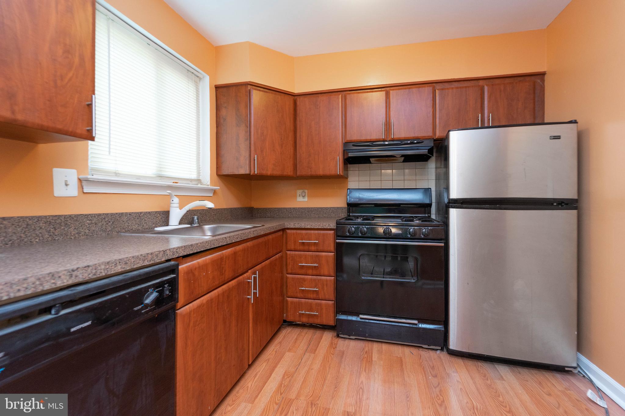 OLD TOWNE VILLAGE CONDOMINIUMS - Residential