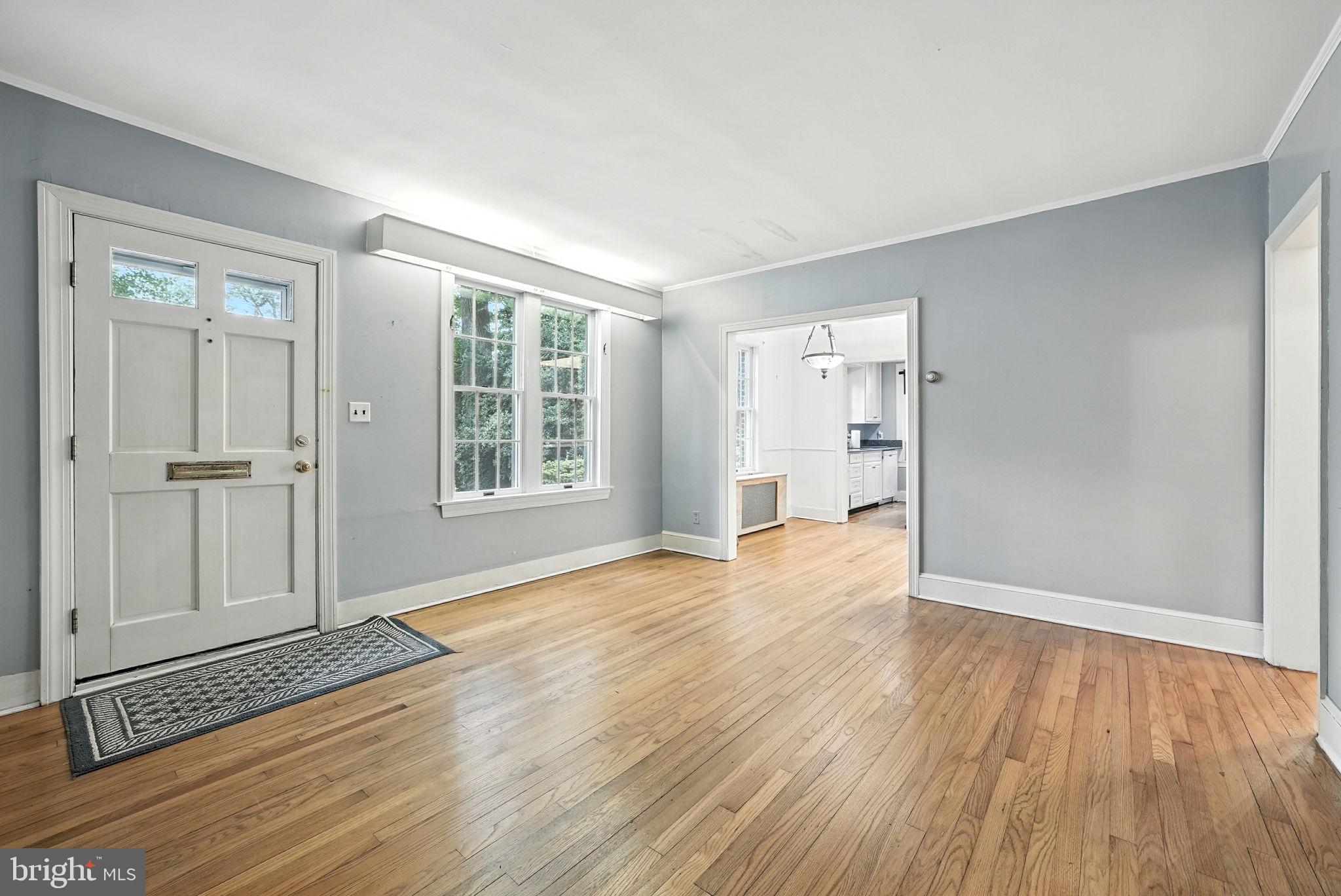 9330 CAROLINE AVENUE