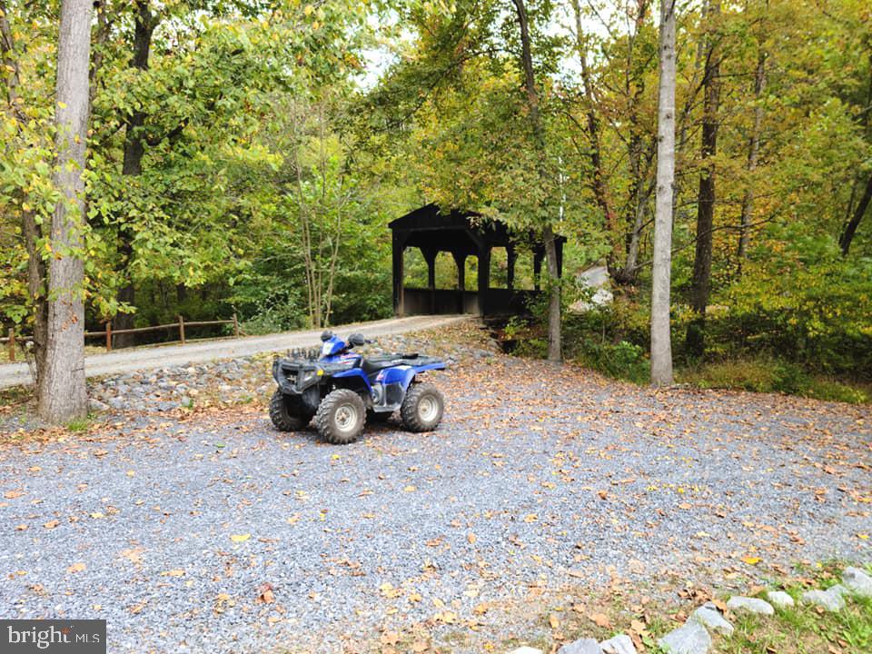 RITTERS HIDDEN VALLEY - Land