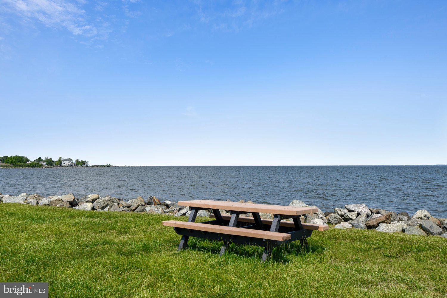 CEDARHURST ON THE BAY - Residential