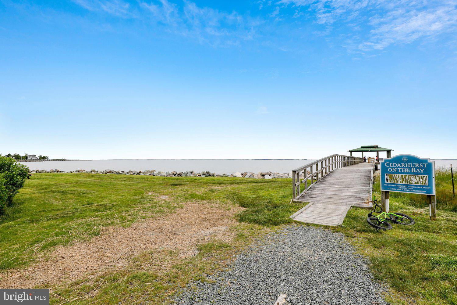 CEDARHURST ON THE BAY - Residential