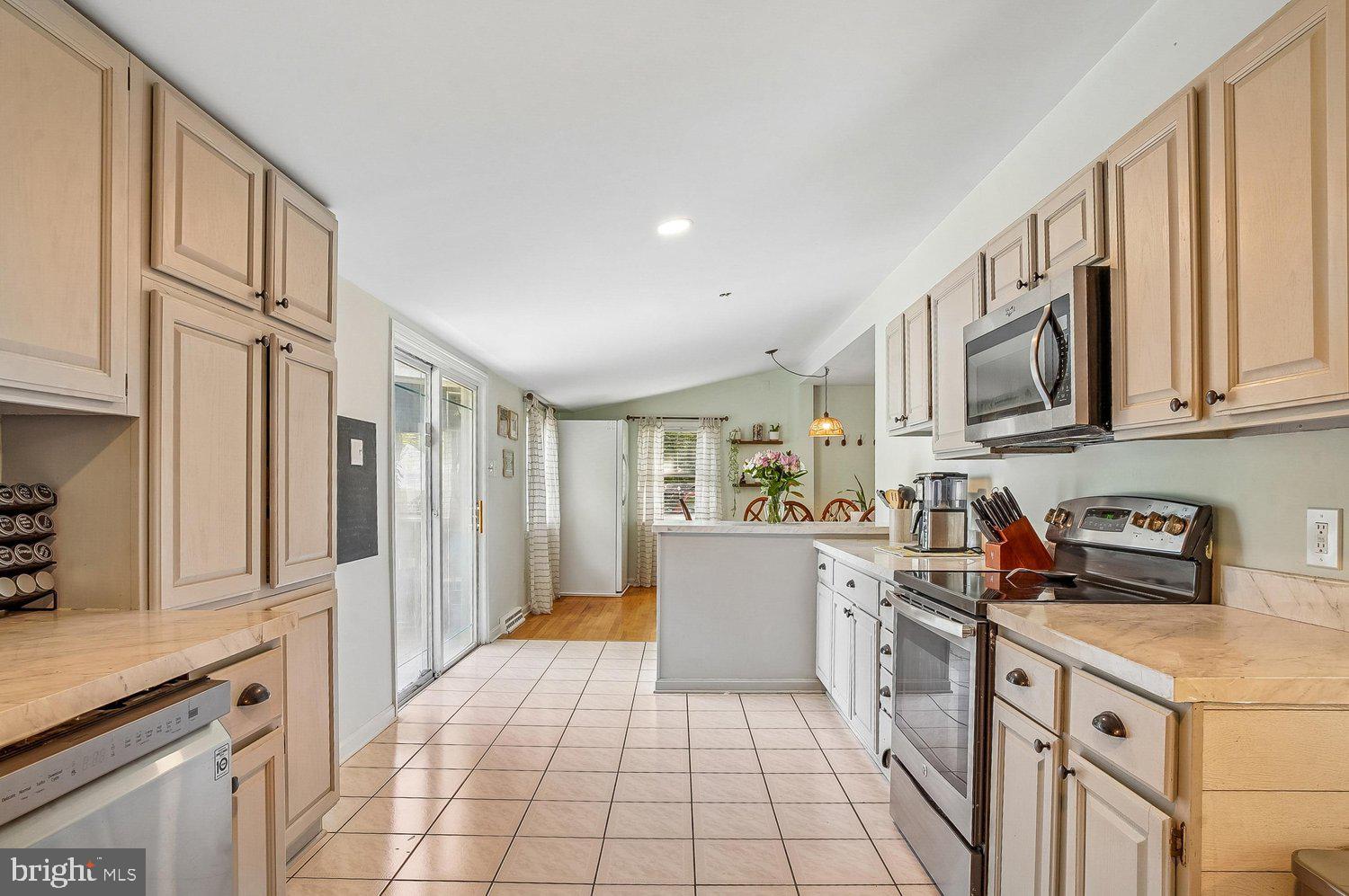 CEDARHURST ON THE BAY - Residential
