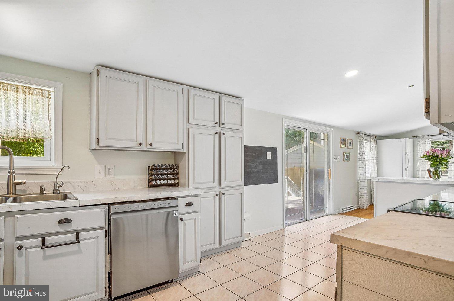 CEDARHURST ON THE BAY - Residential