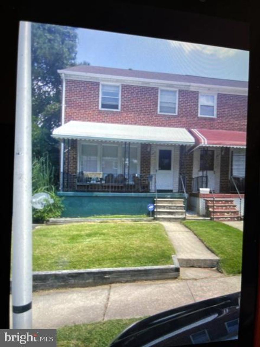 ***Investor Alert***  This home is being sold As Is.  
This 3 bedroom with 2 full bath home is currently tenant occupied.  This is a great opportunity to purchase this semi detached home with a driveway and plenty of backyard space.  This property is turnkey and ready to start generating income for your investment portfolio.