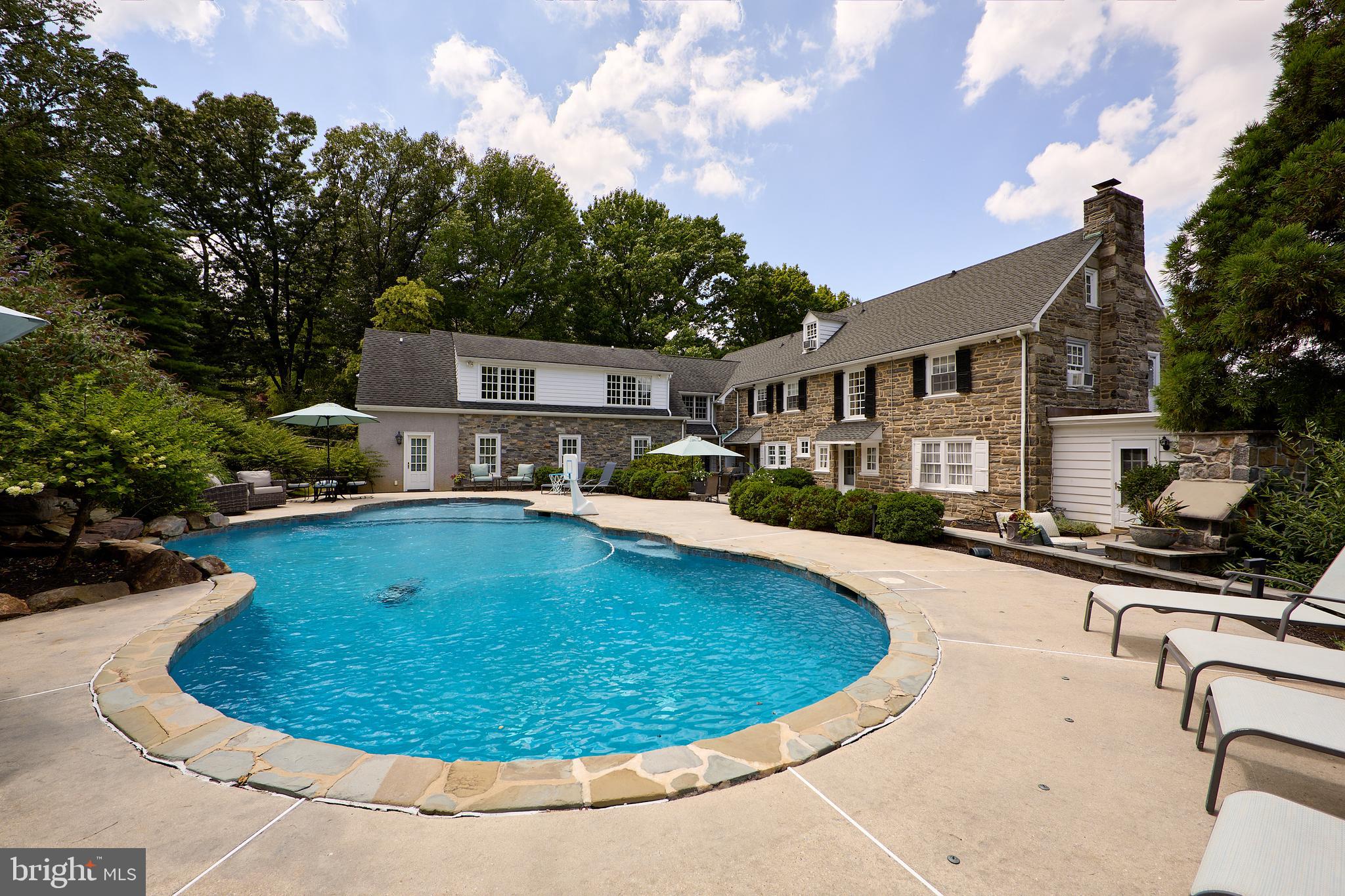 COLONIAL VIL - Residential