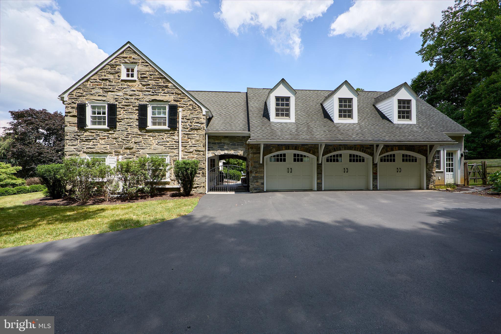 COLONIAL VIL - Residential