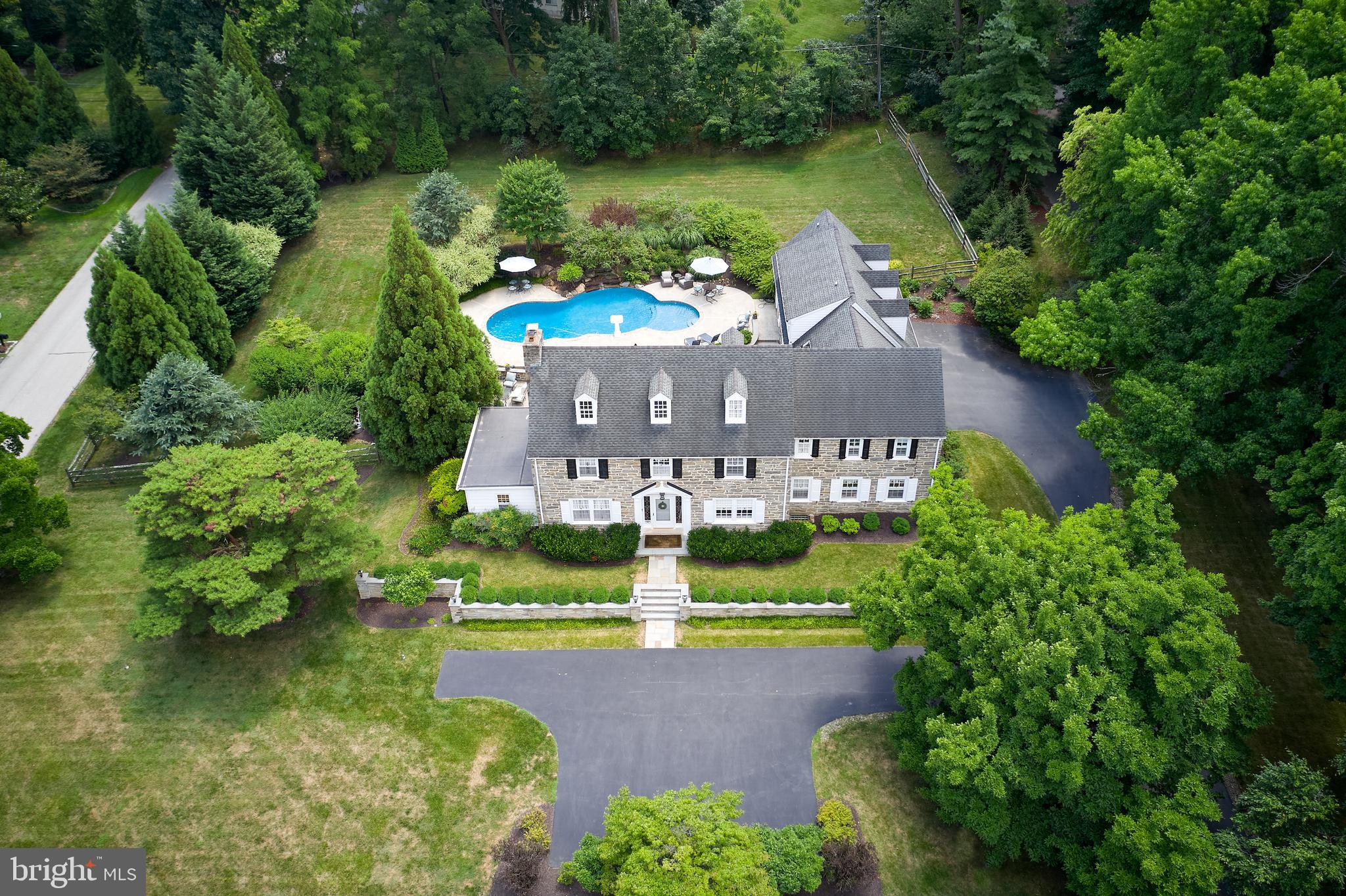 COLONIAL VIL - Residential