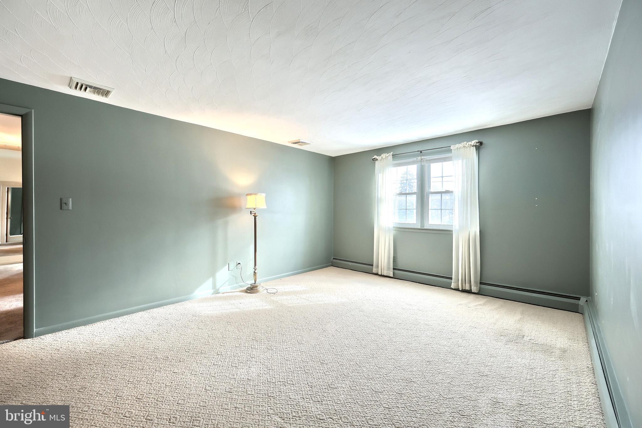 OUTDOOR COUNTRY CLUB WEST - Residential