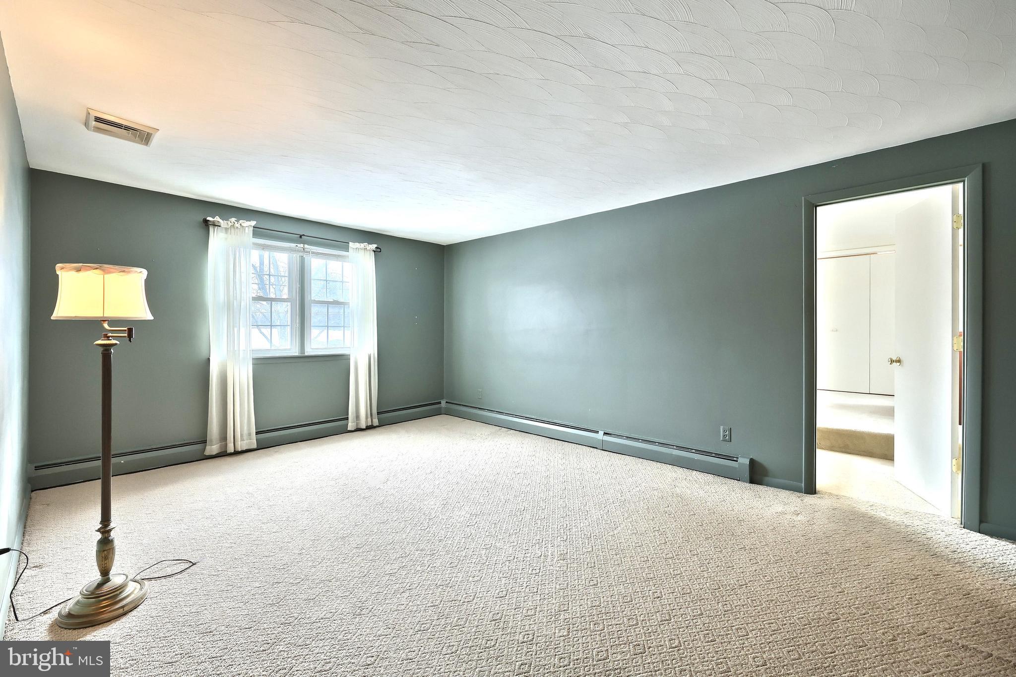 OUTDOOR COUNTRY CLUB WEST - Residential