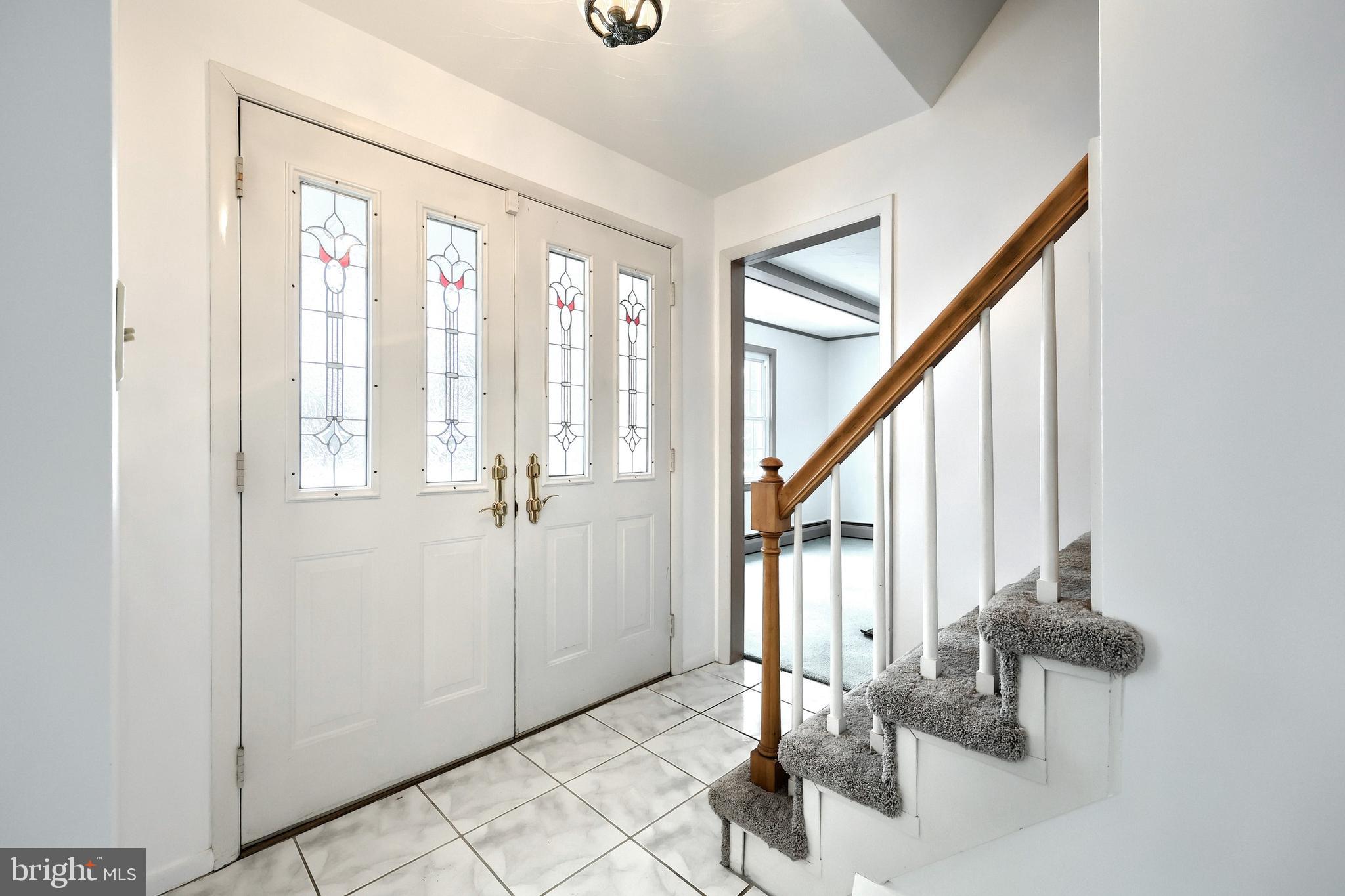 OUTDOOR COUNTRY CLUB WEST - Residential