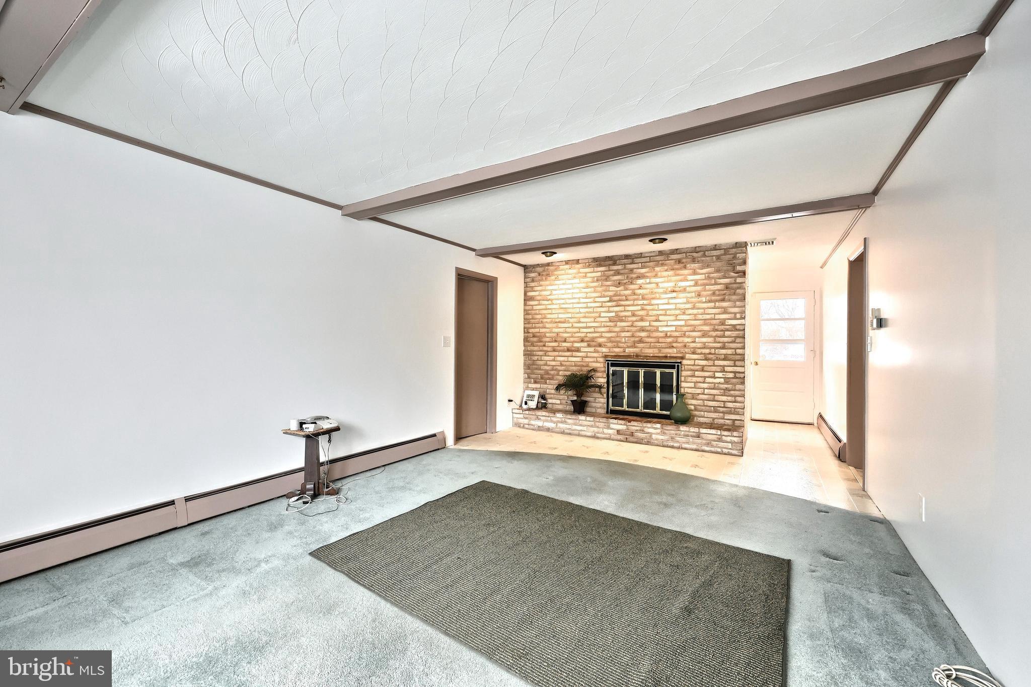 OUTDOOR COUNTRY CLUB WEST - Residential