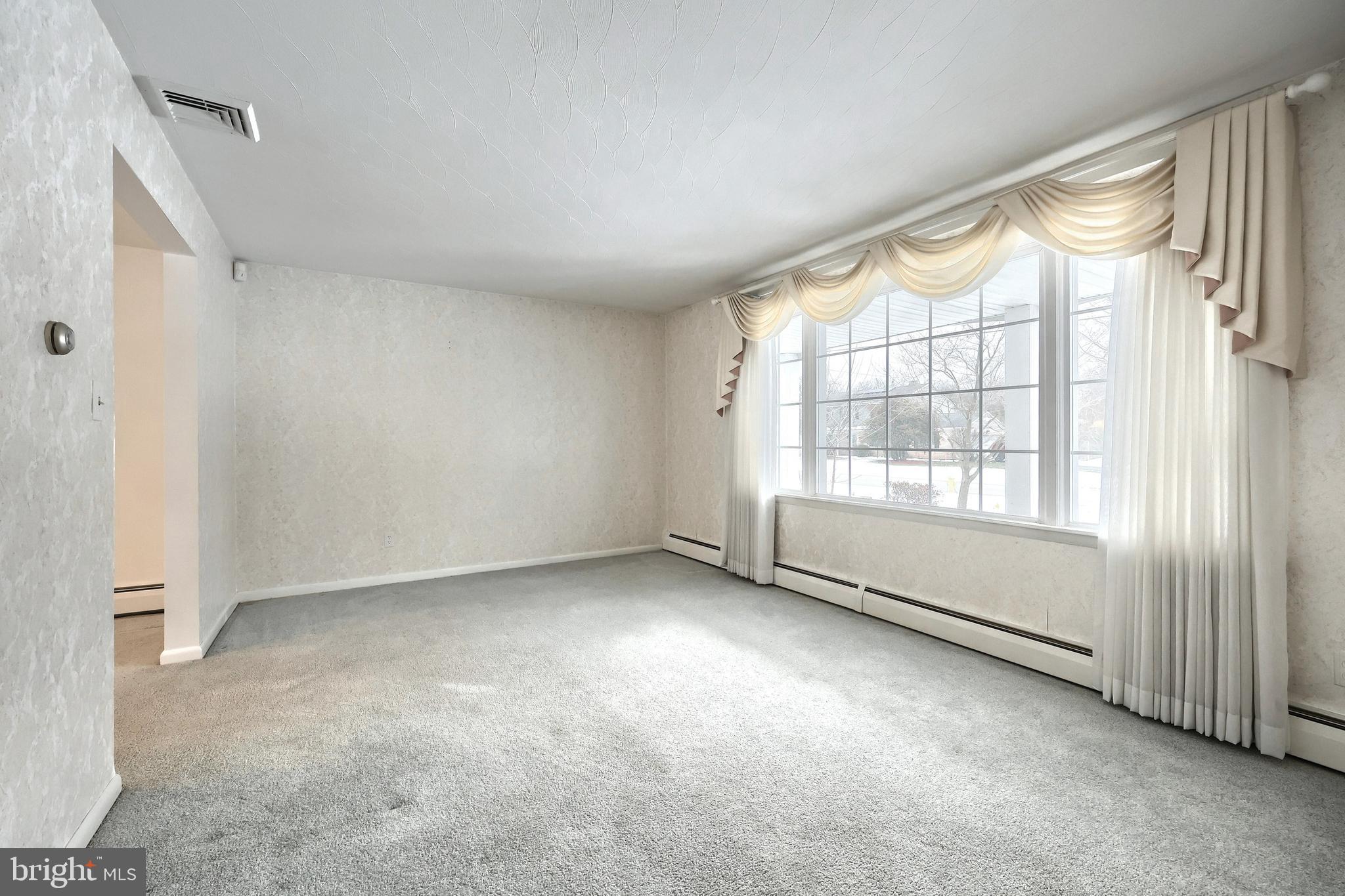 OUTDOOR COUNTRY CLUB WEST - Residential