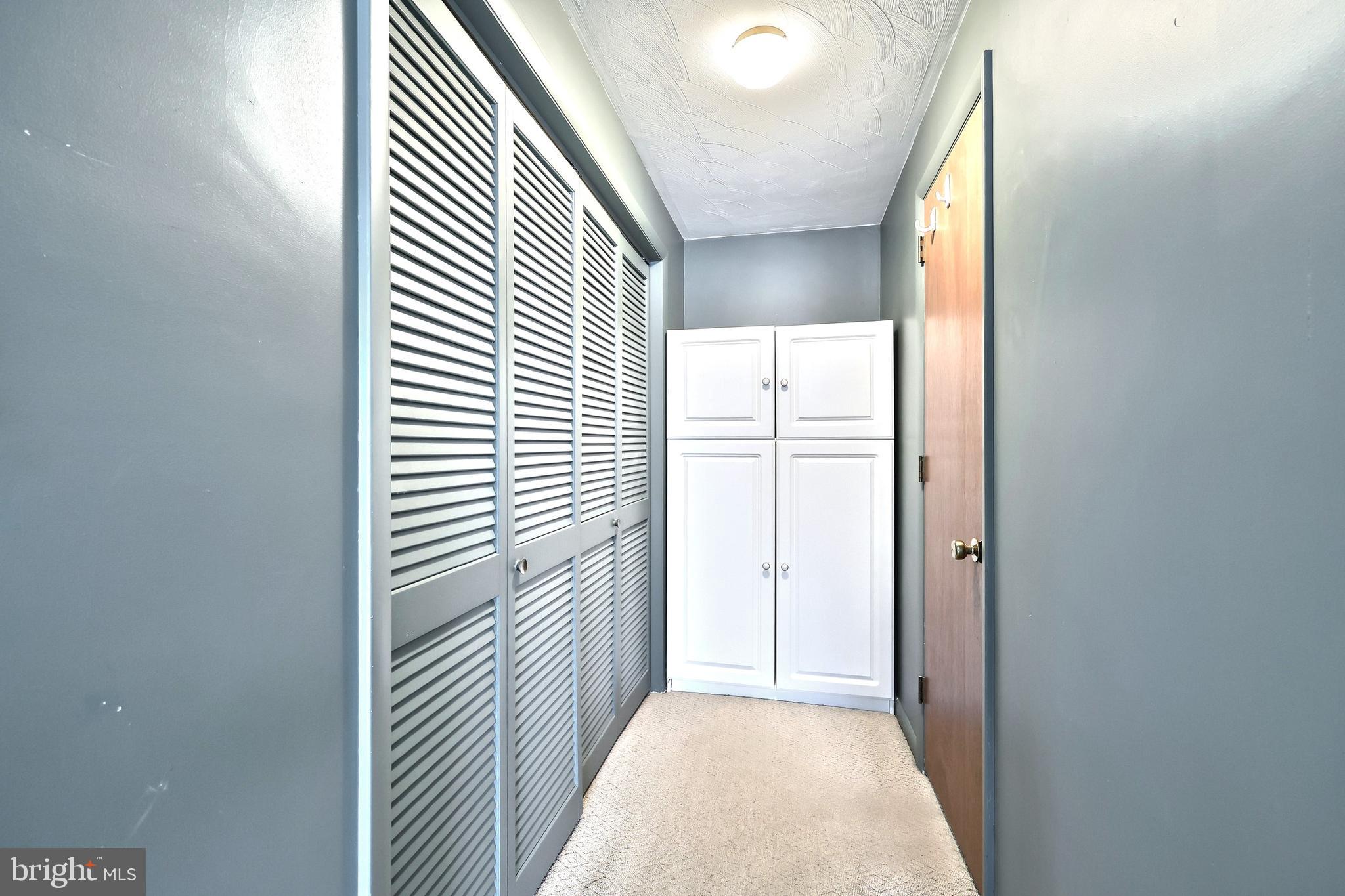 OUTDOOR COUNTRY CLUB WEST - Residential