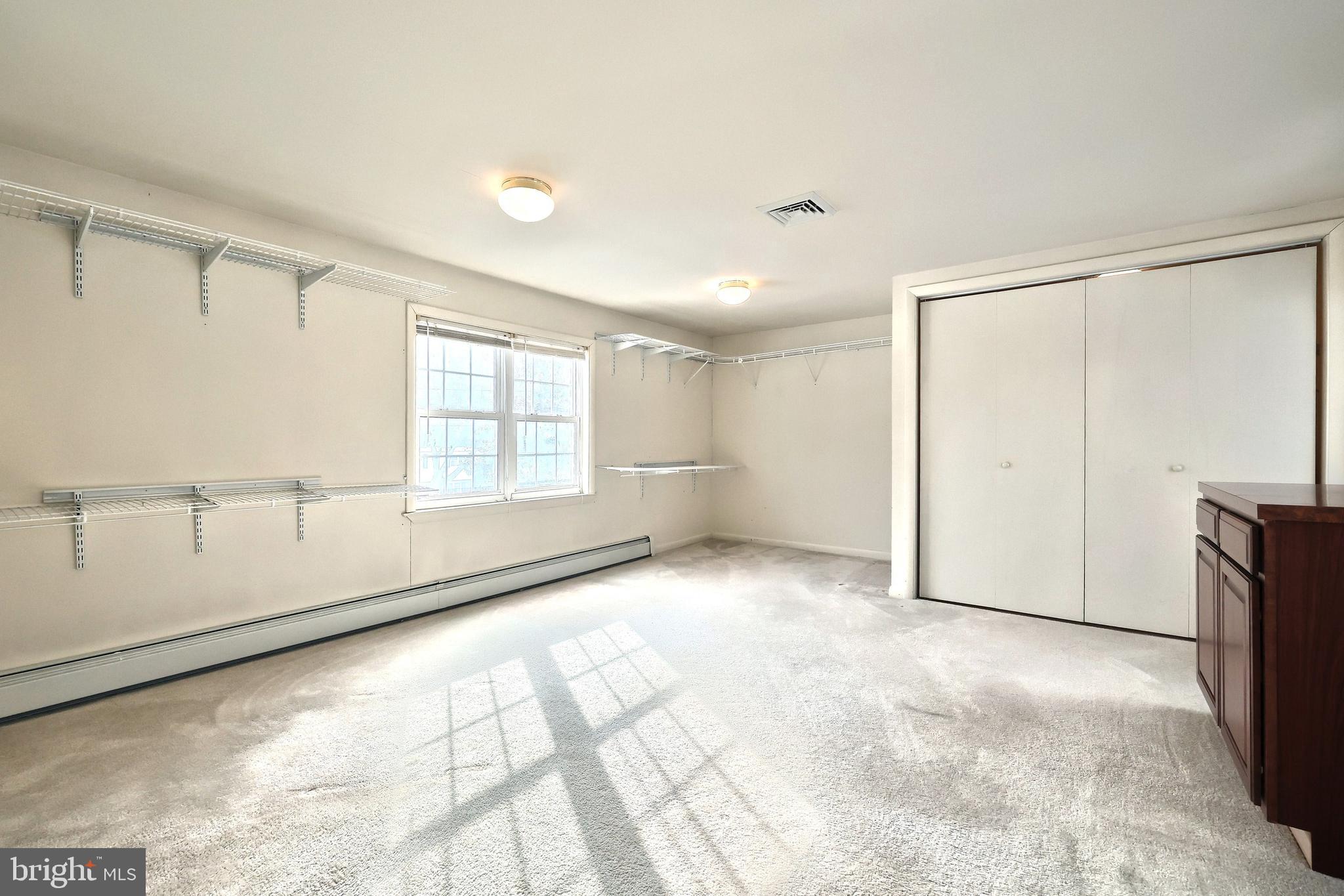 OUTDOOR COUNTRY CLUB WEST - Residential