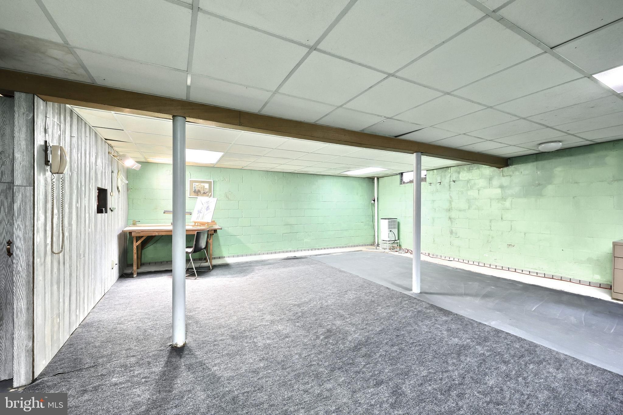 OUTDOOR COUNTRY CLUB WEST - Residential