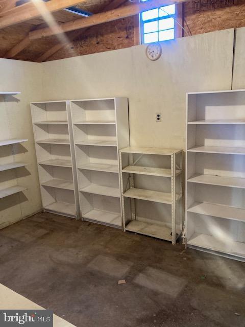 OUTDOOR COUNTRY CLUB WEST - Residential