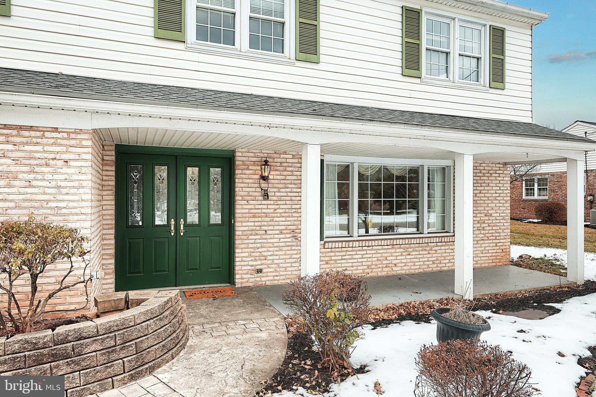 OUTDOOR COUNTRY CLUB WEST - Residential