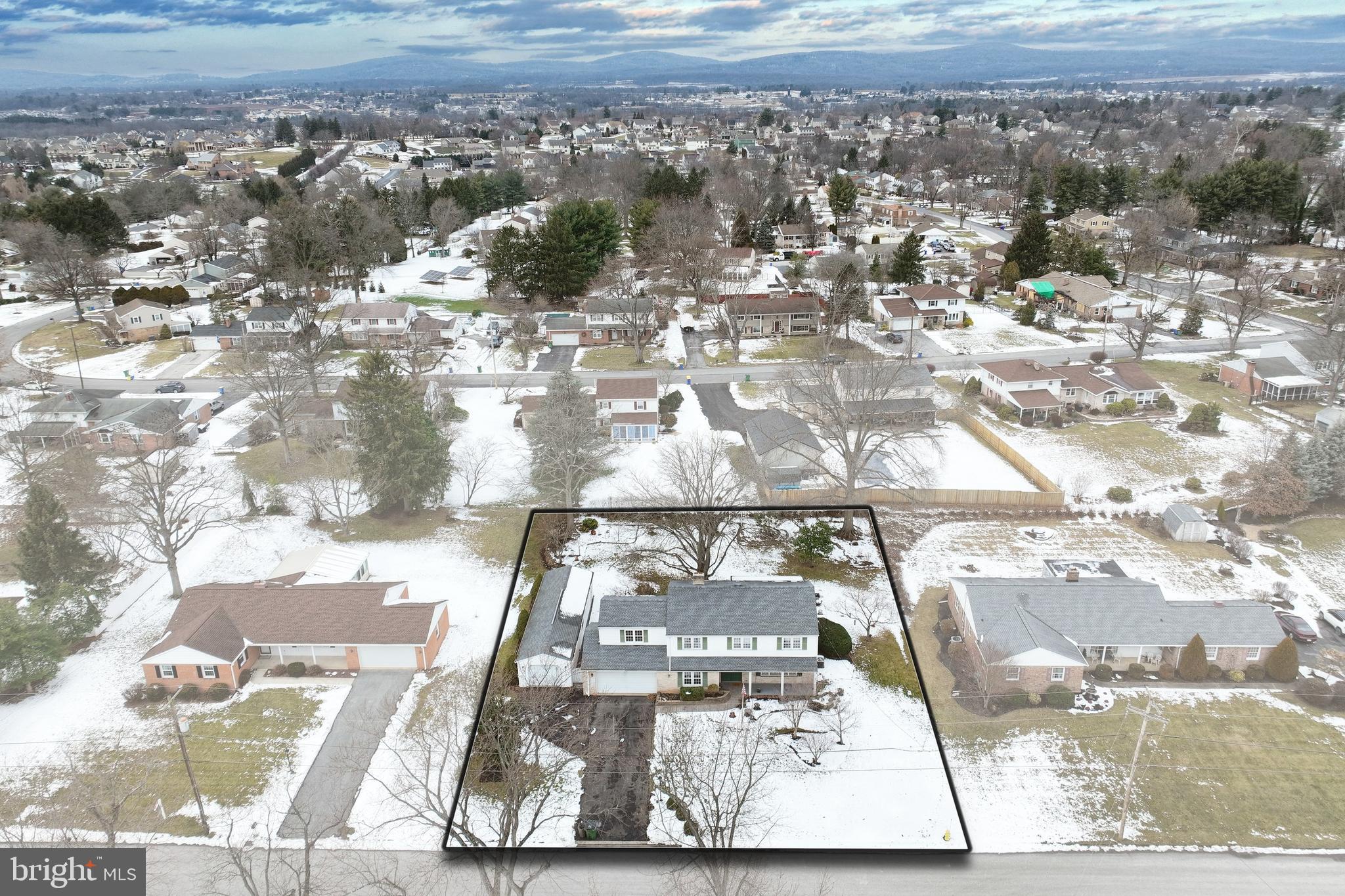 OUTDOOR COUNTRY CLUB WEST - Residential