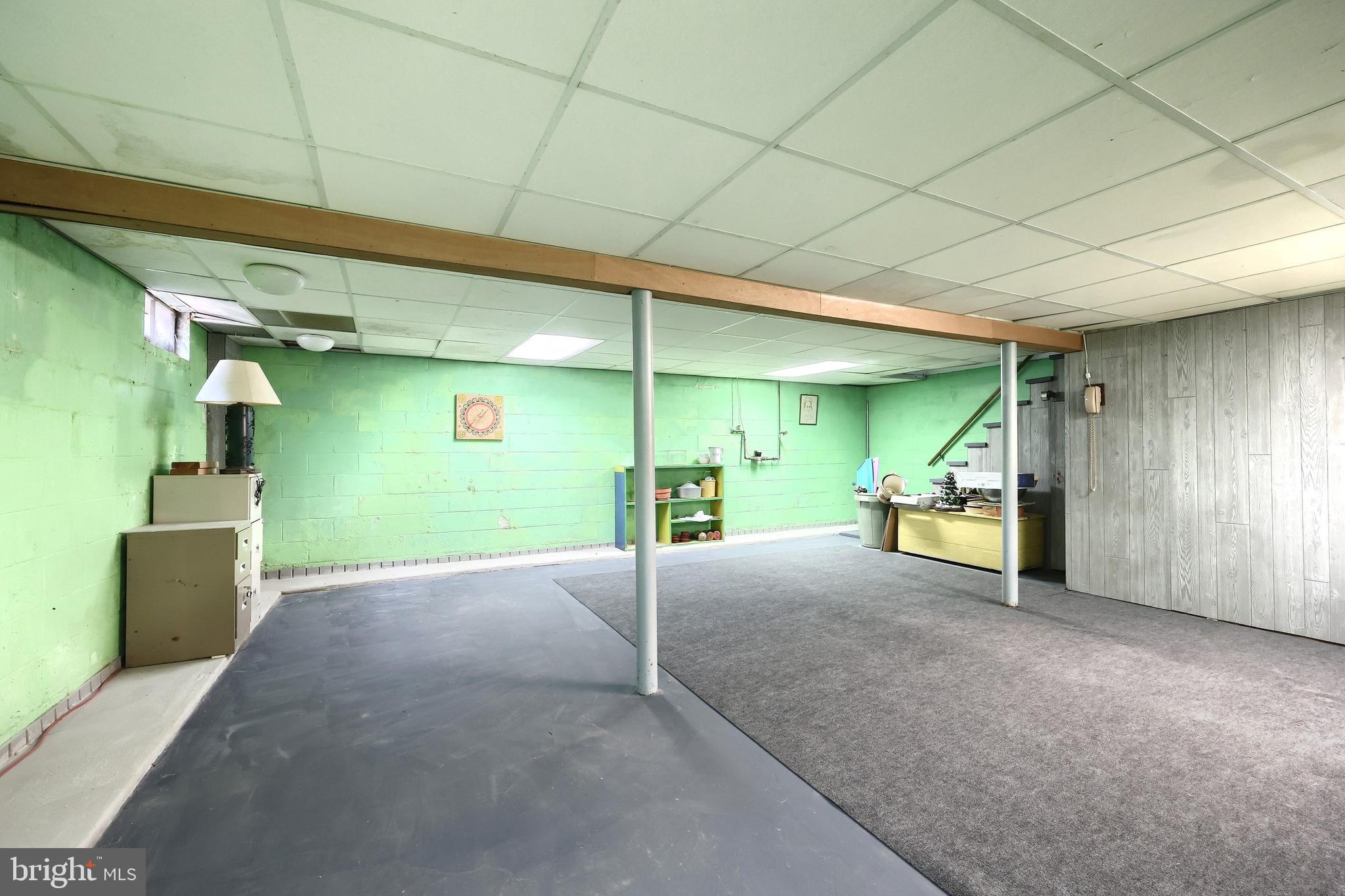 OUTDOOR COUNTRY CLUB WEST - Residential