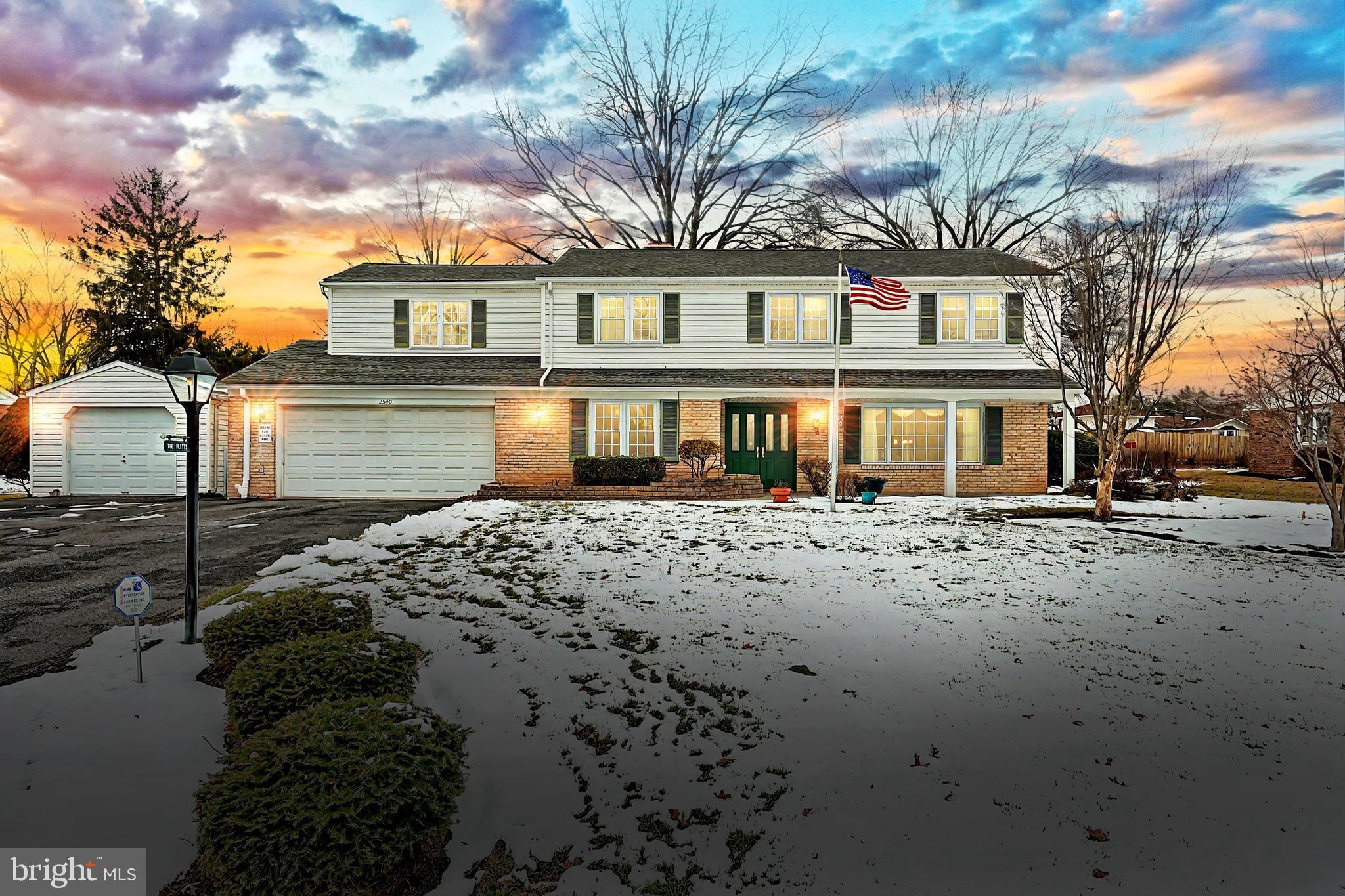 OUTDOOR COUNTRY CLUB WEST - Residential