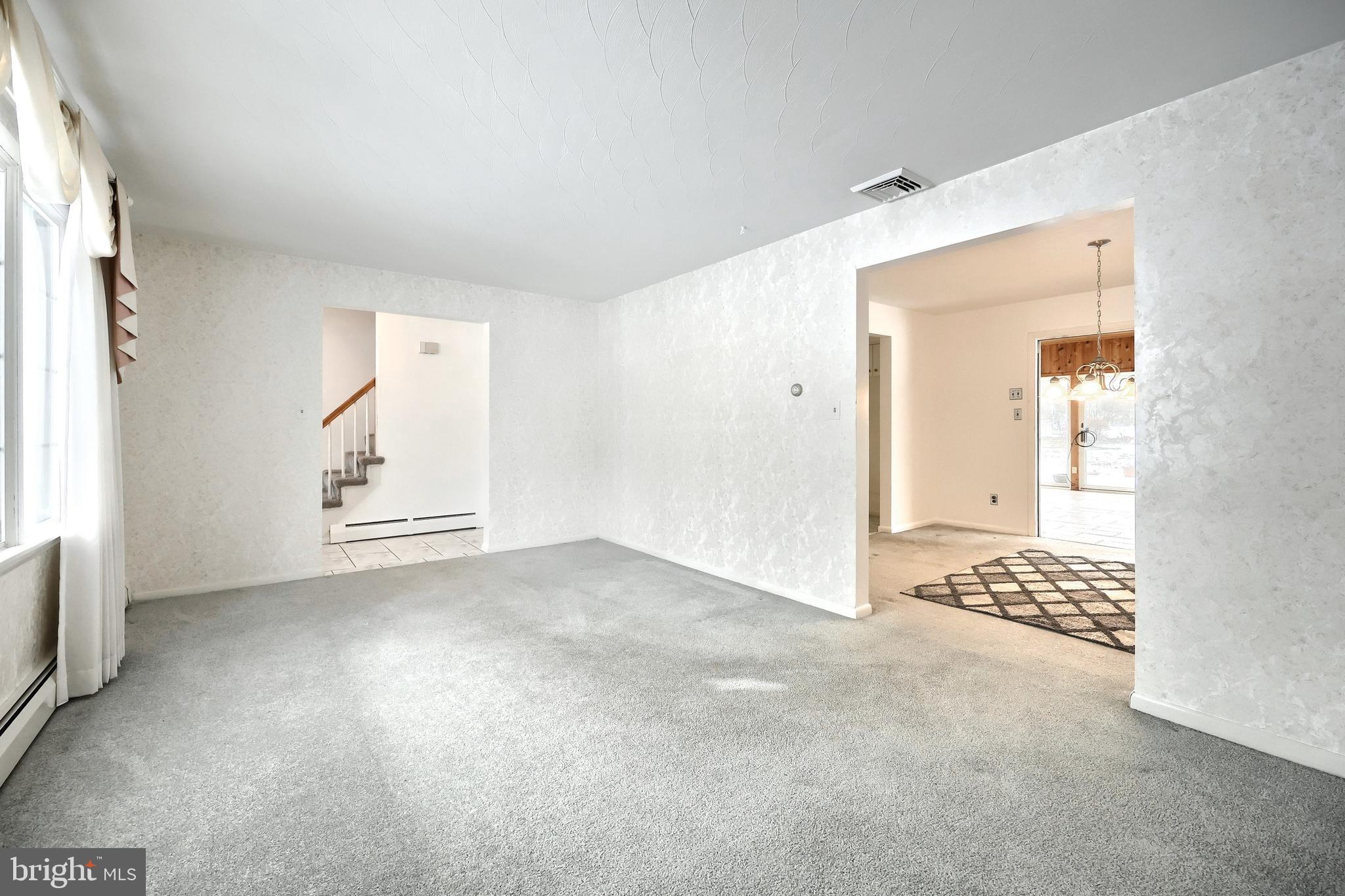 OUTDOOR COUNTRY CLUB WEST - Residential