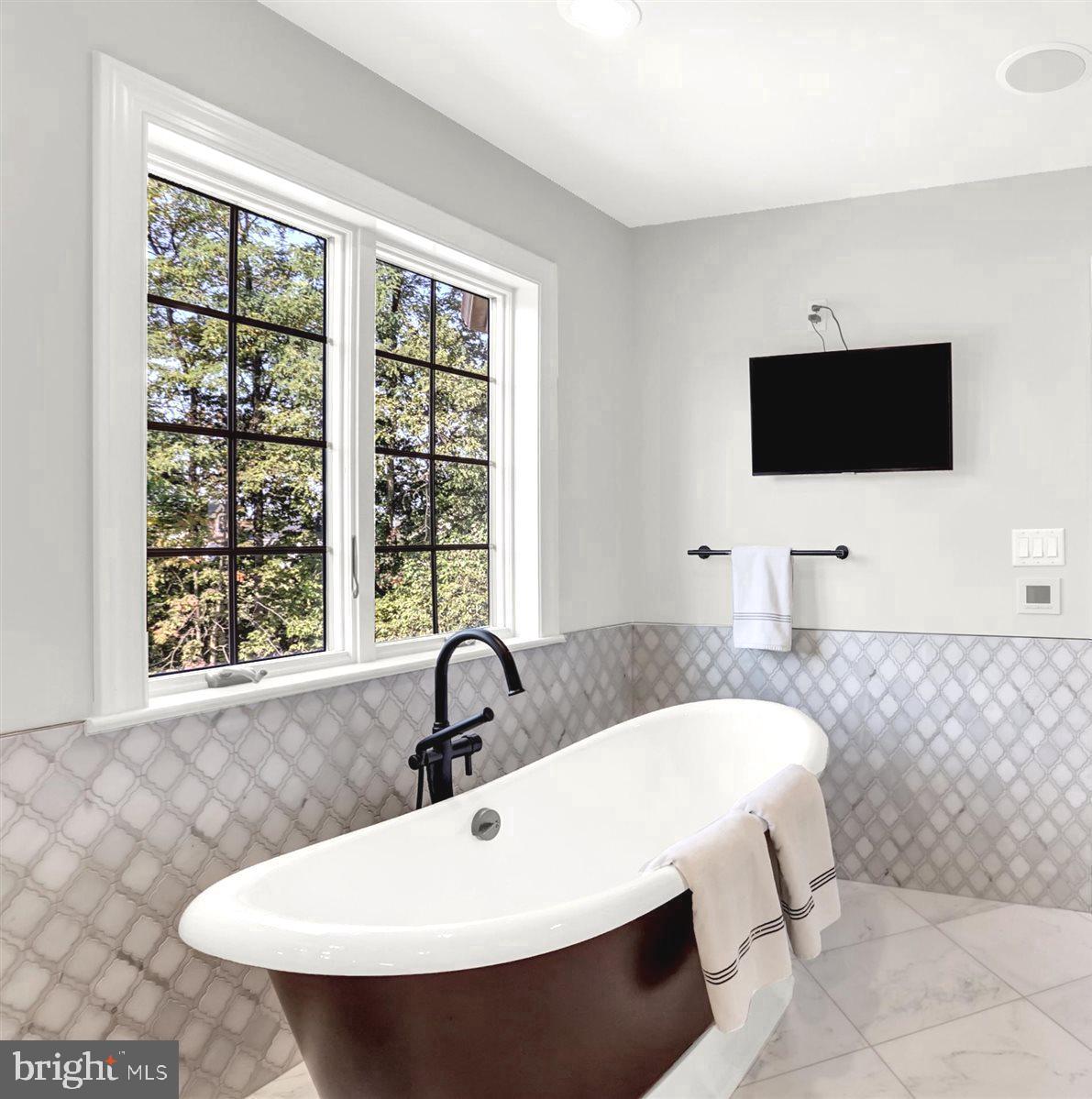 HILLSIDE FARMS - Residential