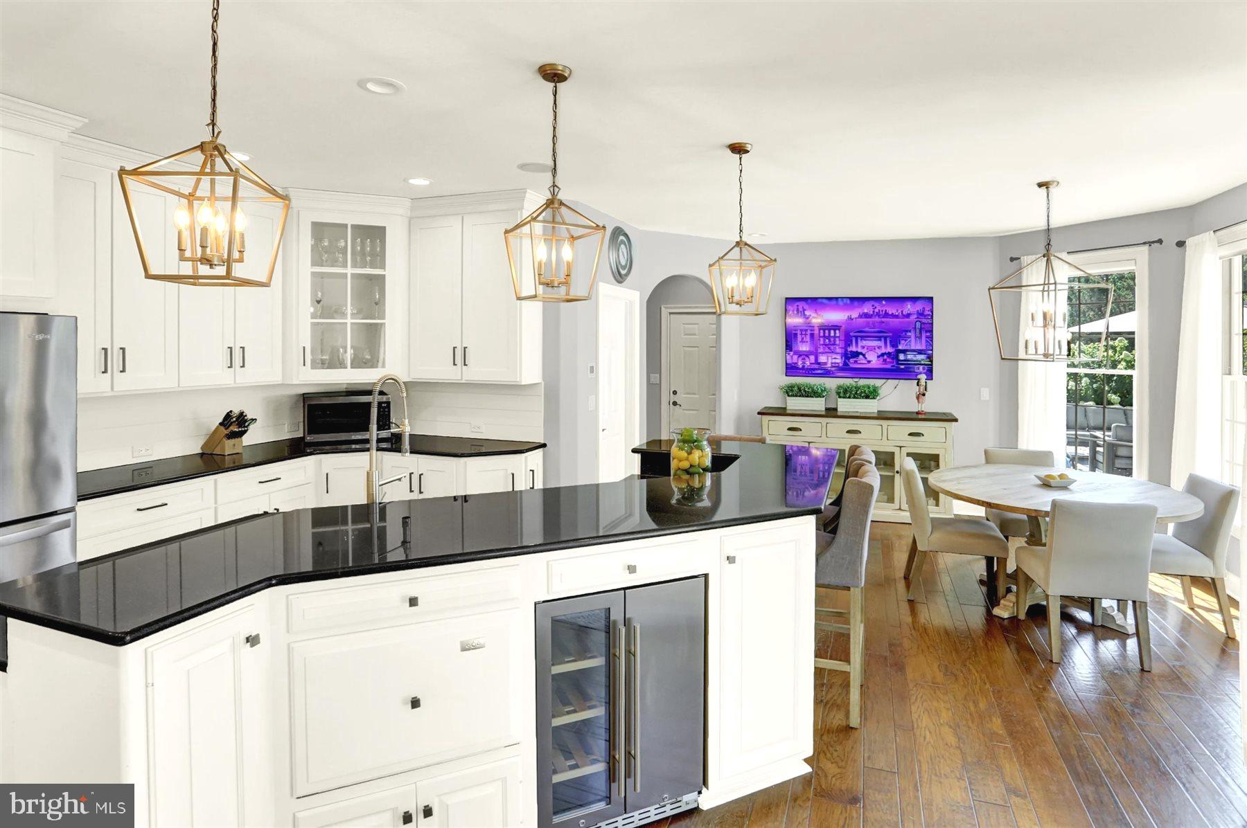 HILLSIDE FARMS - Residential