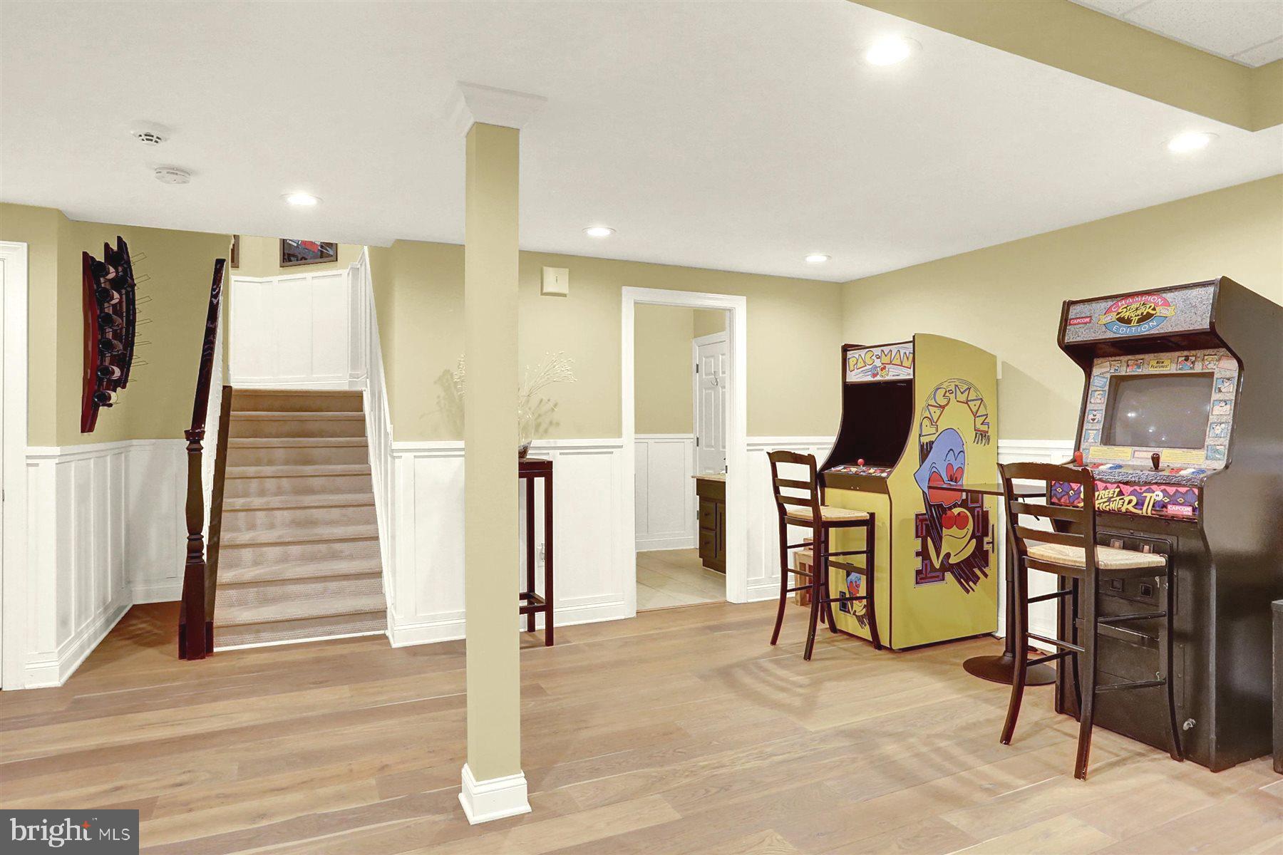 HILLSIDE FARMS - Residential