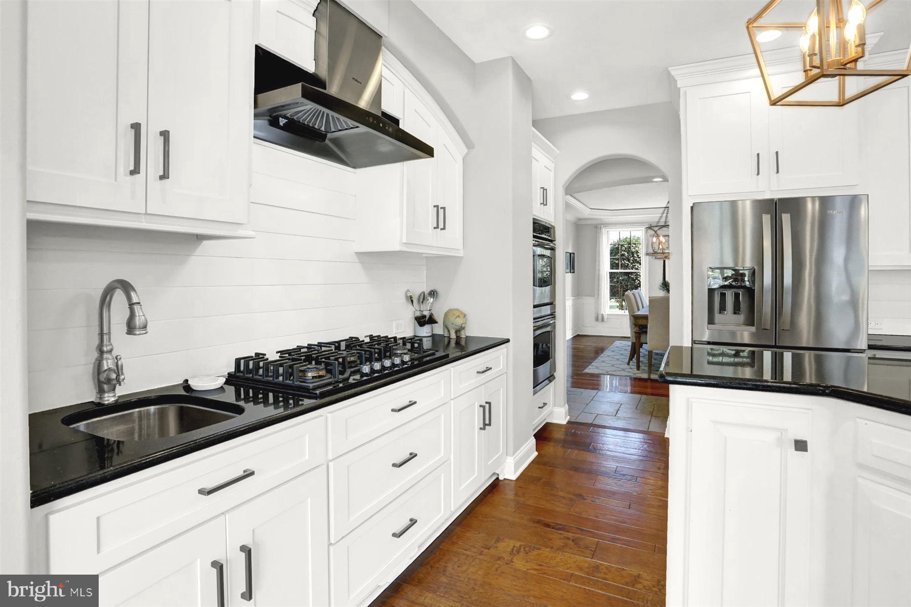 HILLSIDE FARMS - Residential