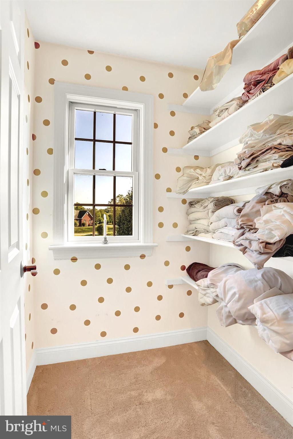 HILLSIDE FARMS - Residential