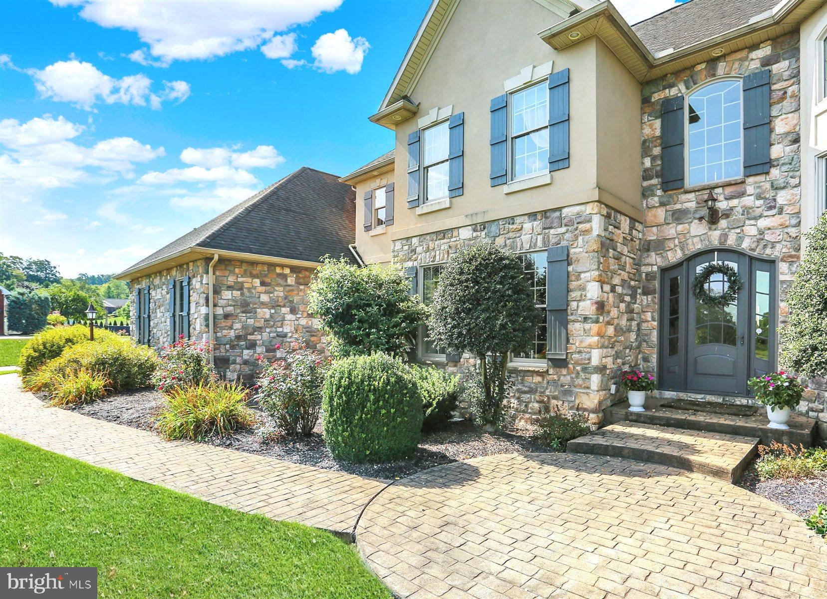 HILLSIDE FARMS - Residential