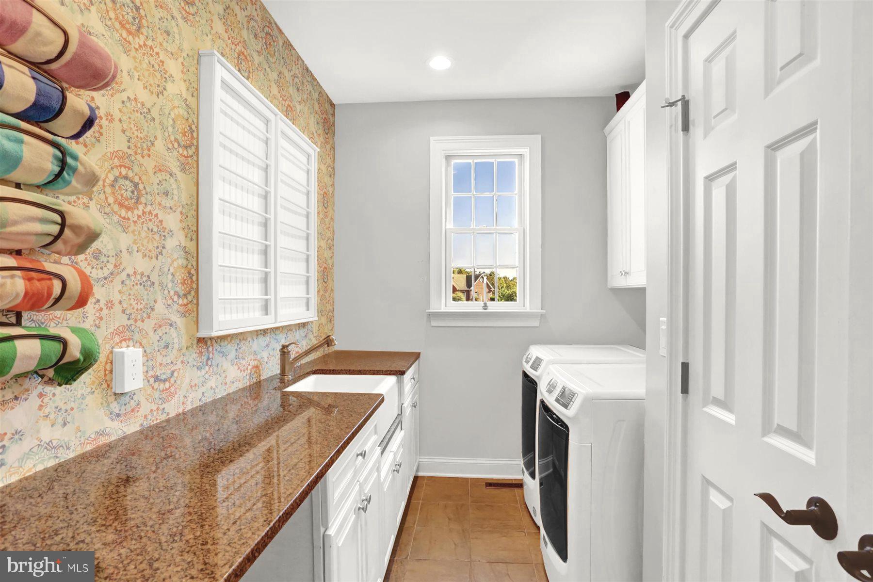 HILLSIDE FARMS - Residential