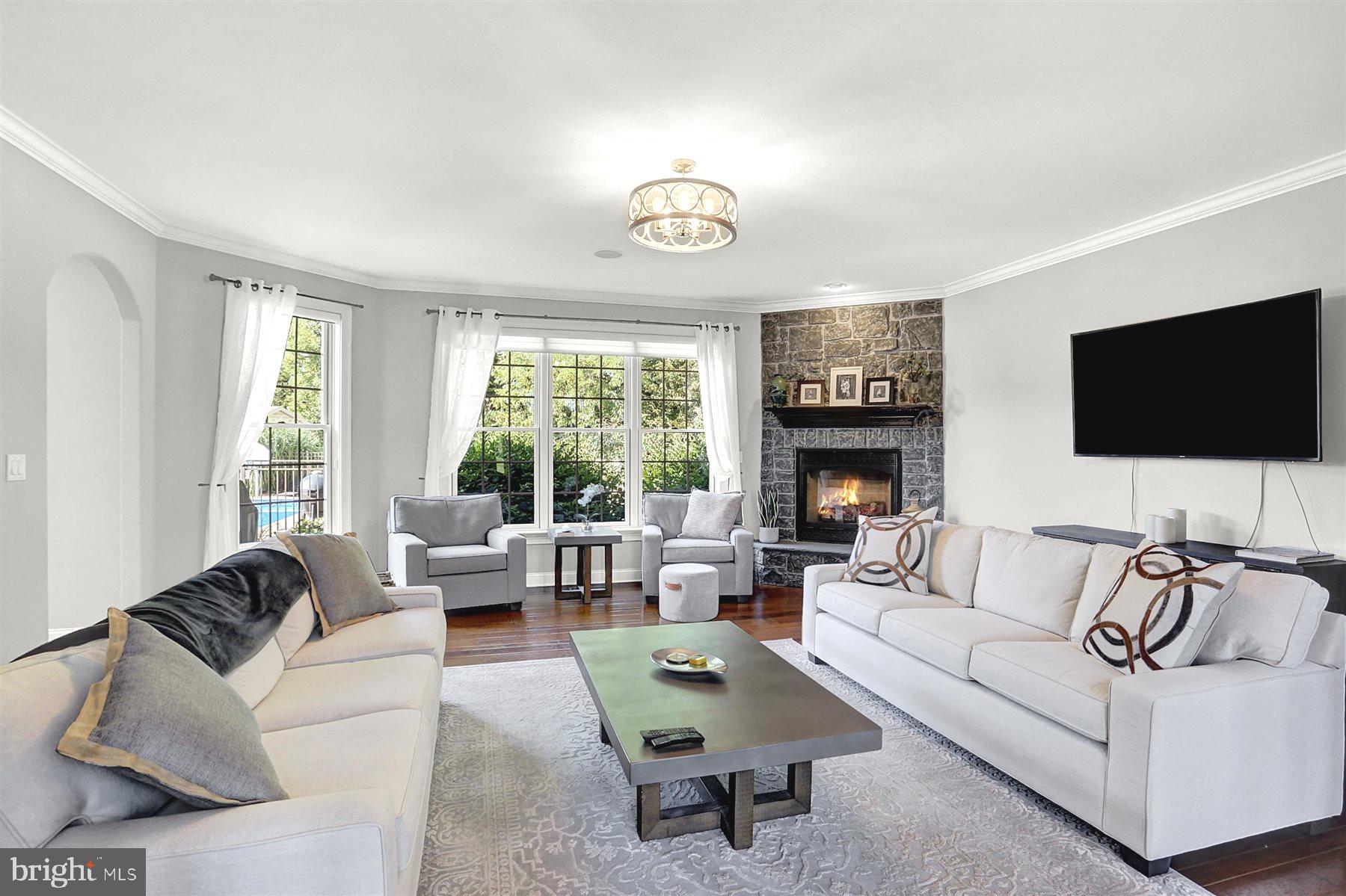 HILLSIDE FARMS - Residential