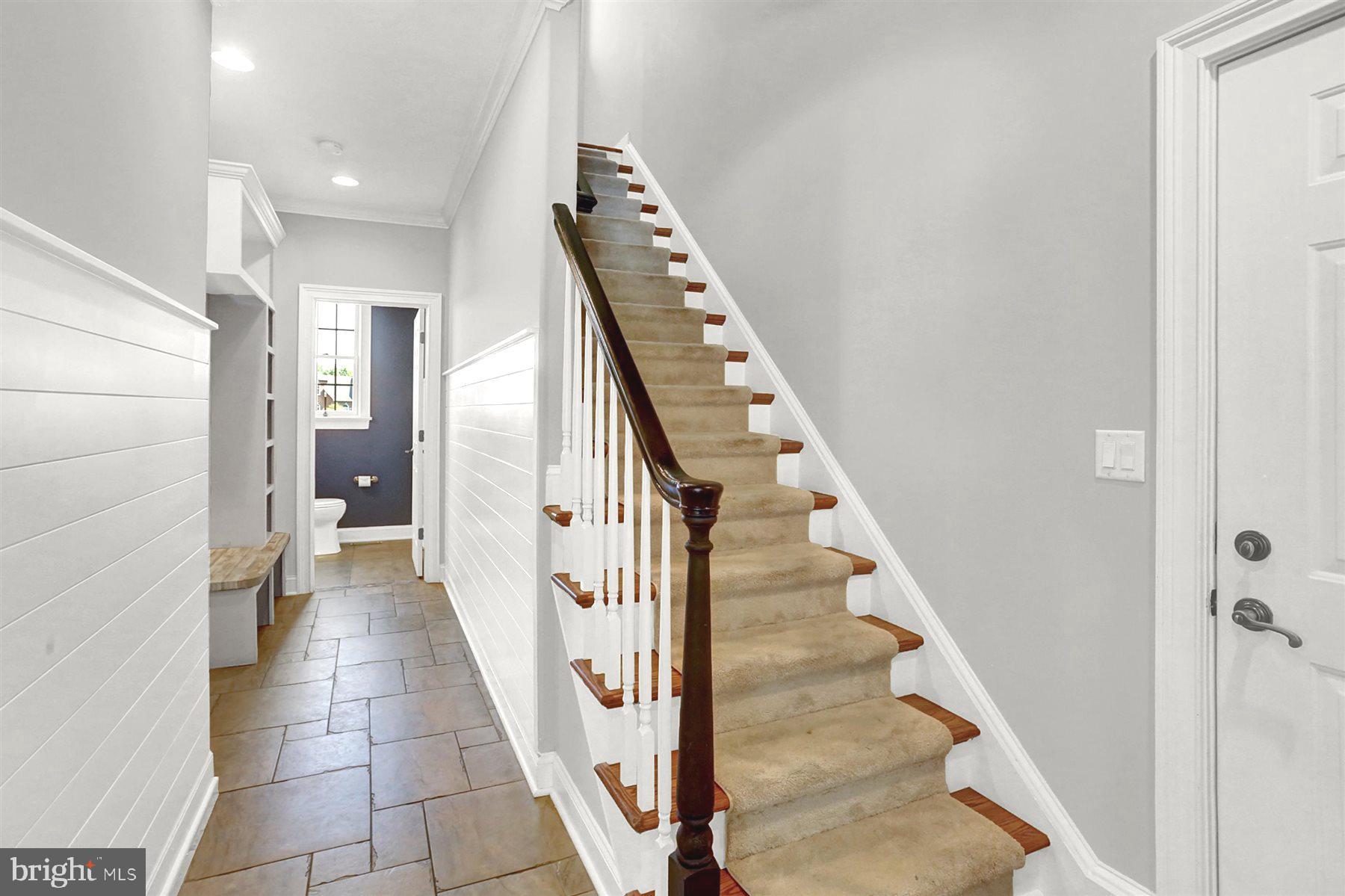 HILLSIDE FARMS - Residential